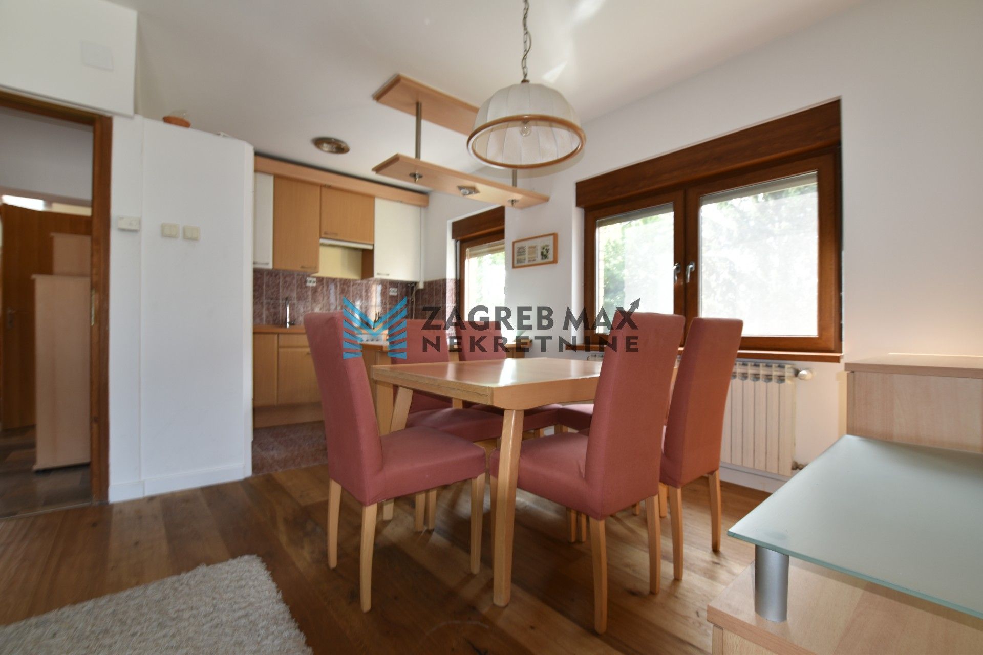 Zagreb - TROKUT Prostran 5soban stan 130 m2, okućnica 550 m2, garaža, terasa, balkon, BEZ PROVIZIJE