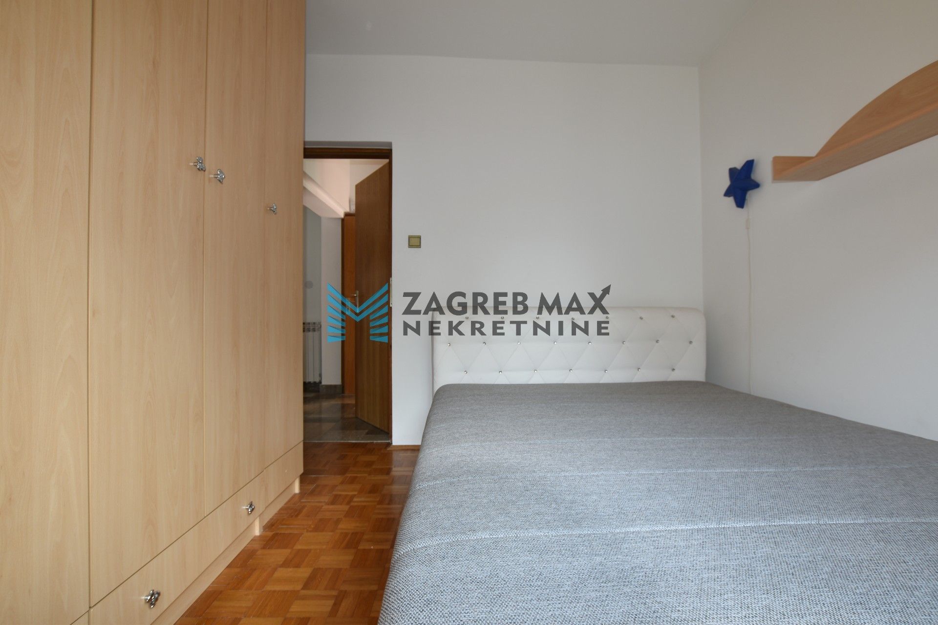 Zagreb - TROKUT Prostran 5soban stan 130 m2, okućnica 550 m2, garaža, terasa, balkon, BEZ PROVIZIJE