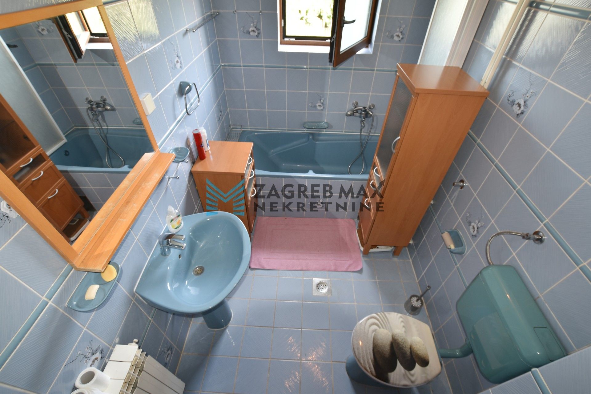 Zagreb - TROKUT Prostran 5soban stan 130 m2, okućnica 550 m2, garaža, terasa, balkon, BEZ PROVIZIJE