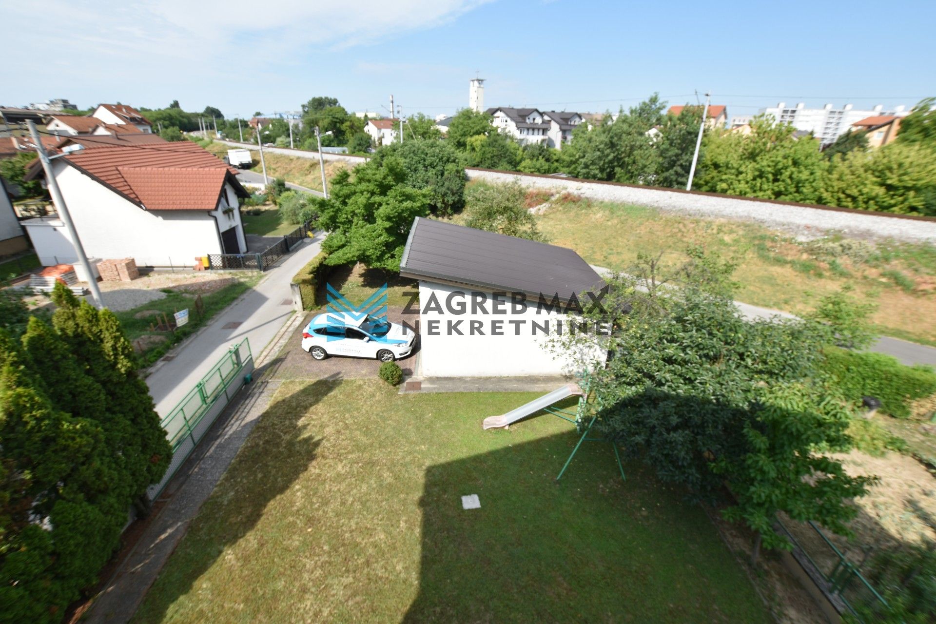 Zagreb - TROKUT Prostran 5soban stan 130 m2, okućnica 550 m2, garaža, terasa, balkon, BEZ PROVIZIJE