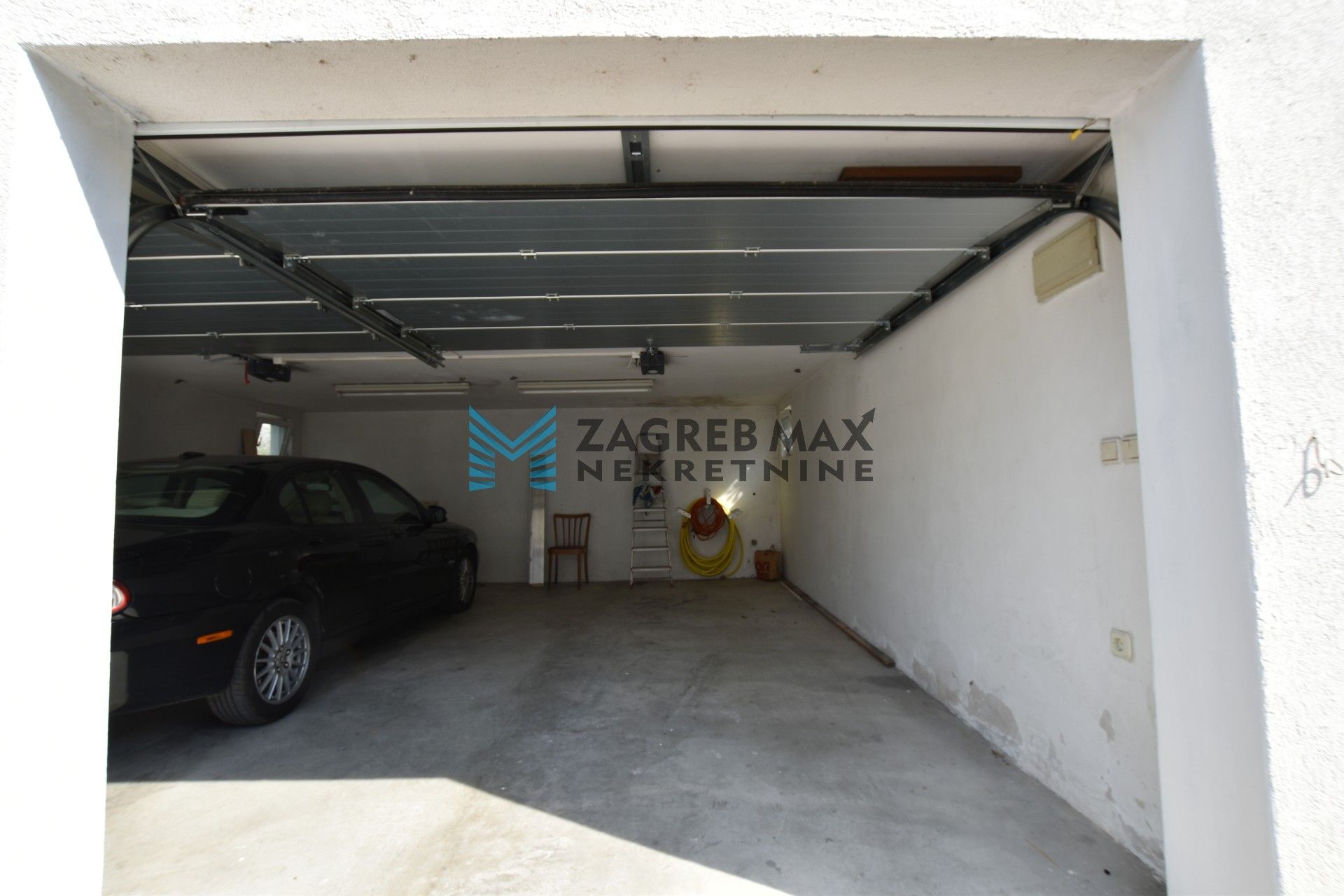 Zagreb - TROKUT Prostran 5soban stan 130 m2, okućnica 550 m2, garaža, terasa, balkon, BEZ PROVIZIJE