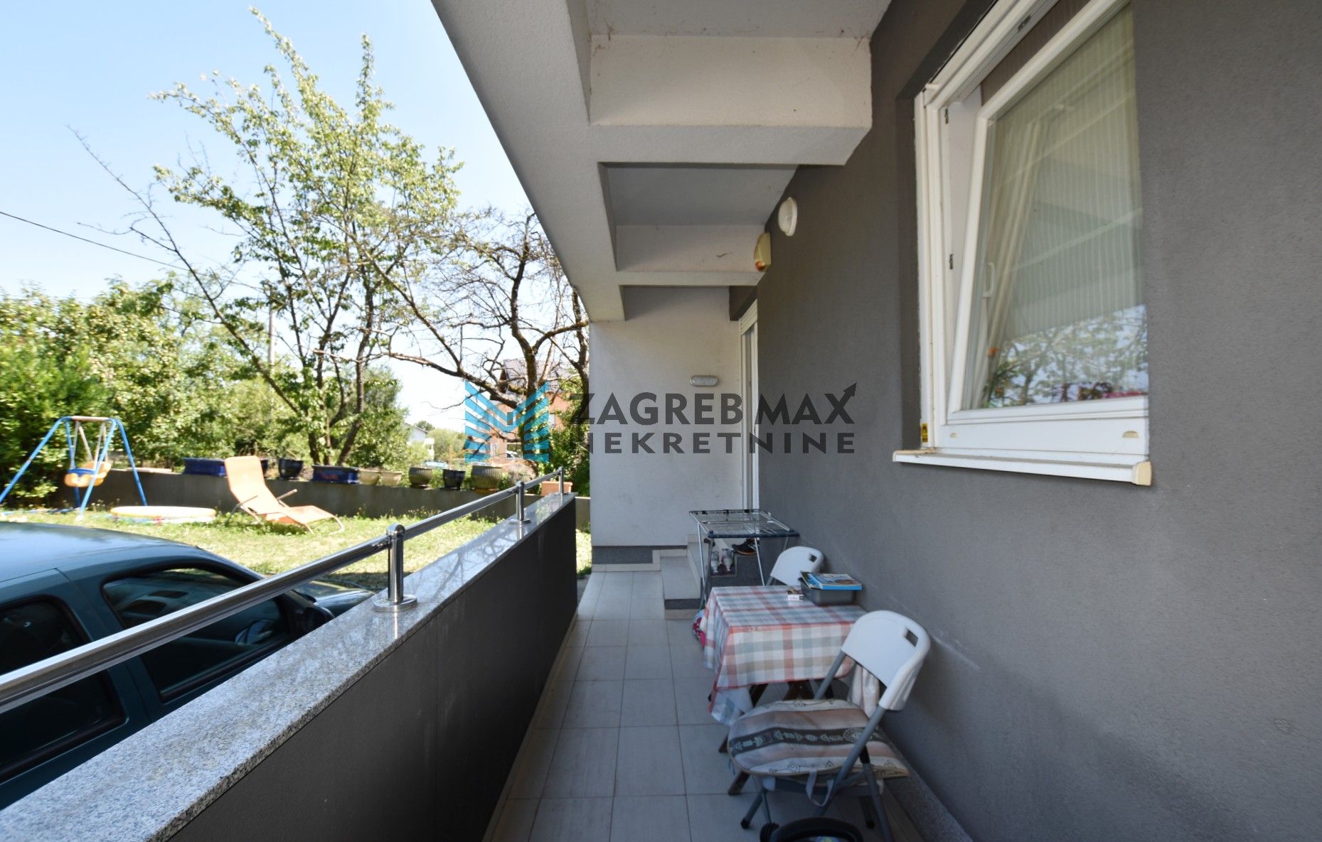 Zagreb - GORNJI BUKOVAC Šarmantan 2soban stan 40 m2, parking, mirno okruženje, terasa, BEZ PROVIZIJE