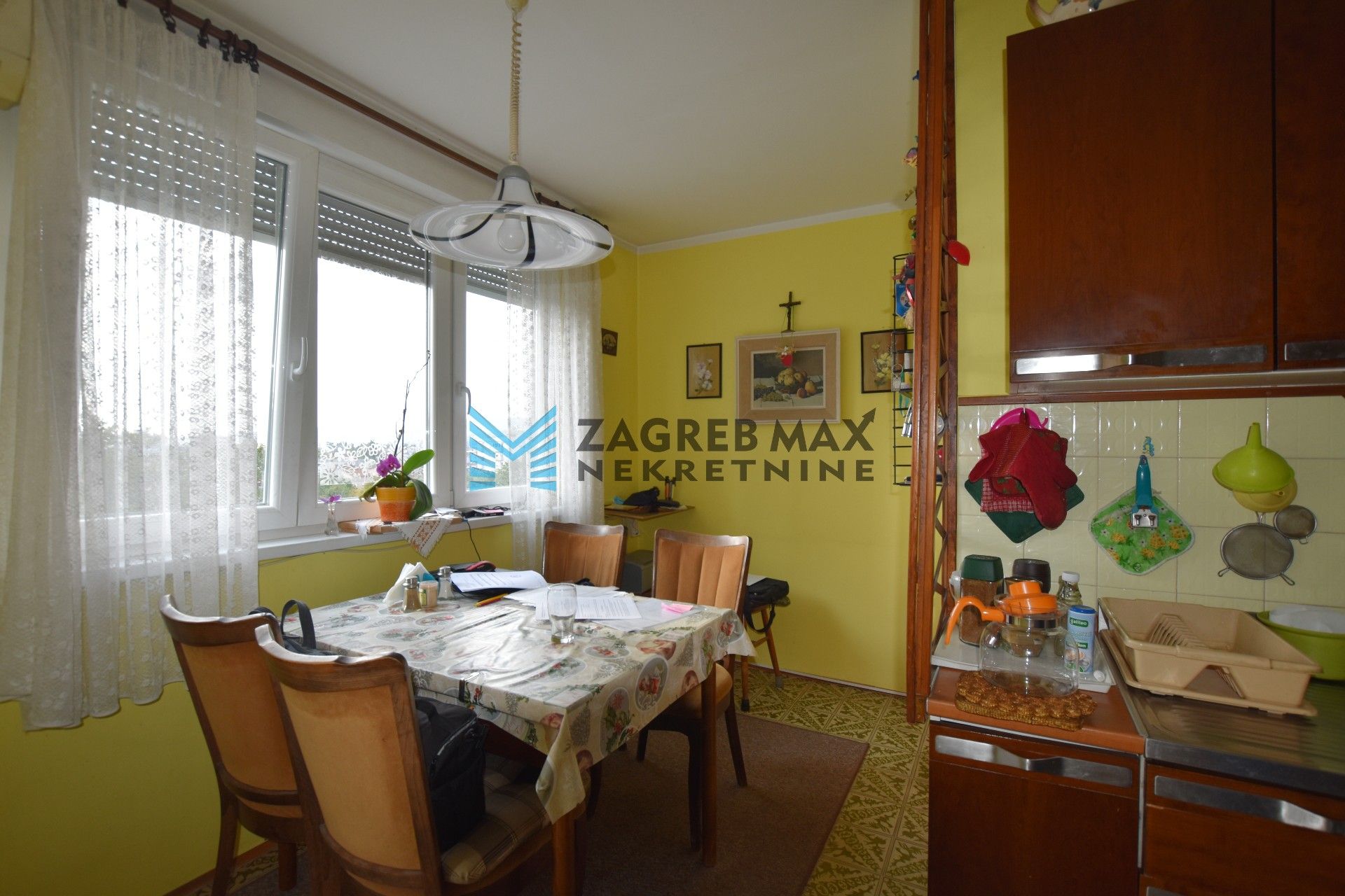 Zagreb - KNEŽIJA Ugodan 1soban stan od 40 m2, 7. kat, mirno okruženje, loggia, spremište