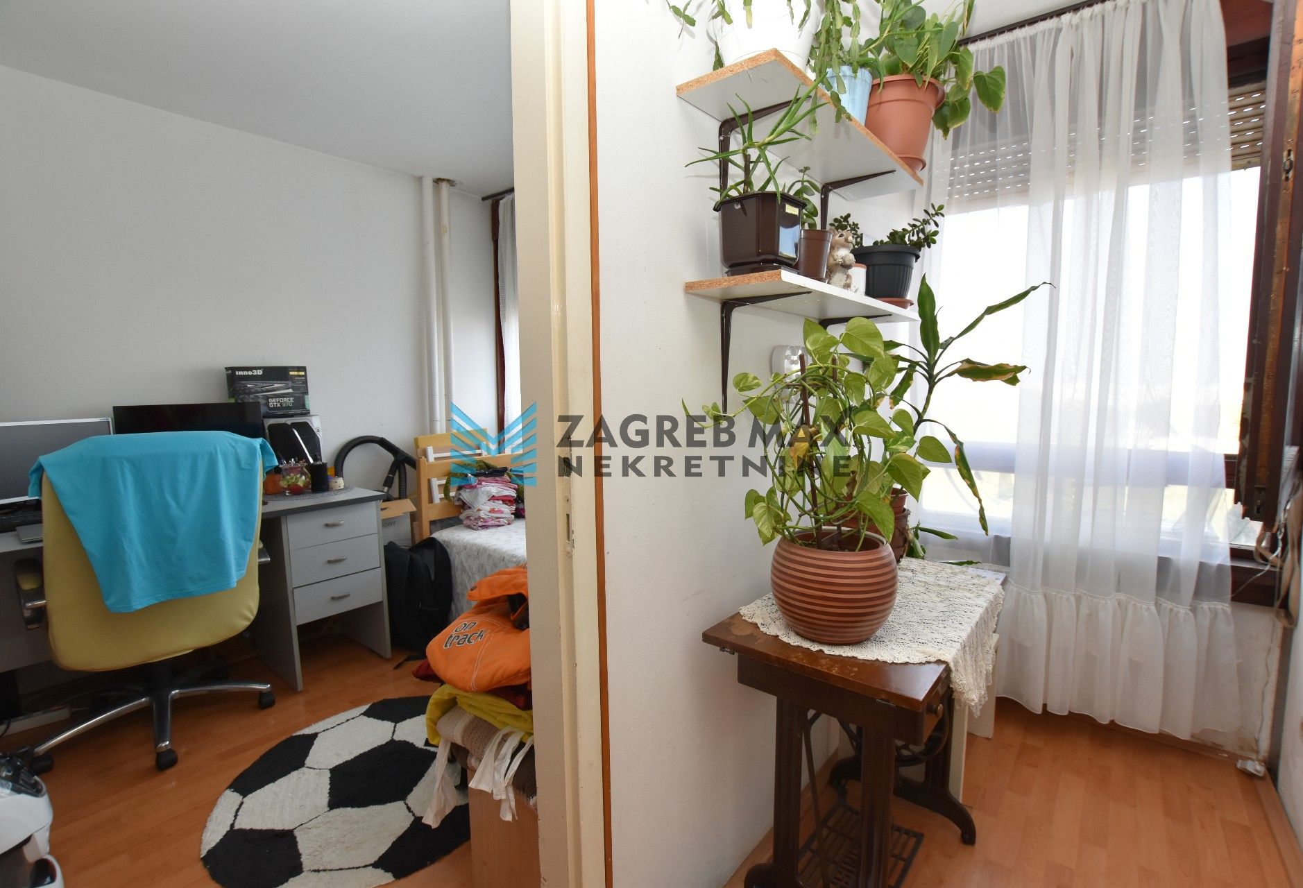 Zagreb - TRAVNO - B. Magovca, Mamutica, stan 63 m2 za renovaciju, 4-soban stan, orijentacija istok, lođa