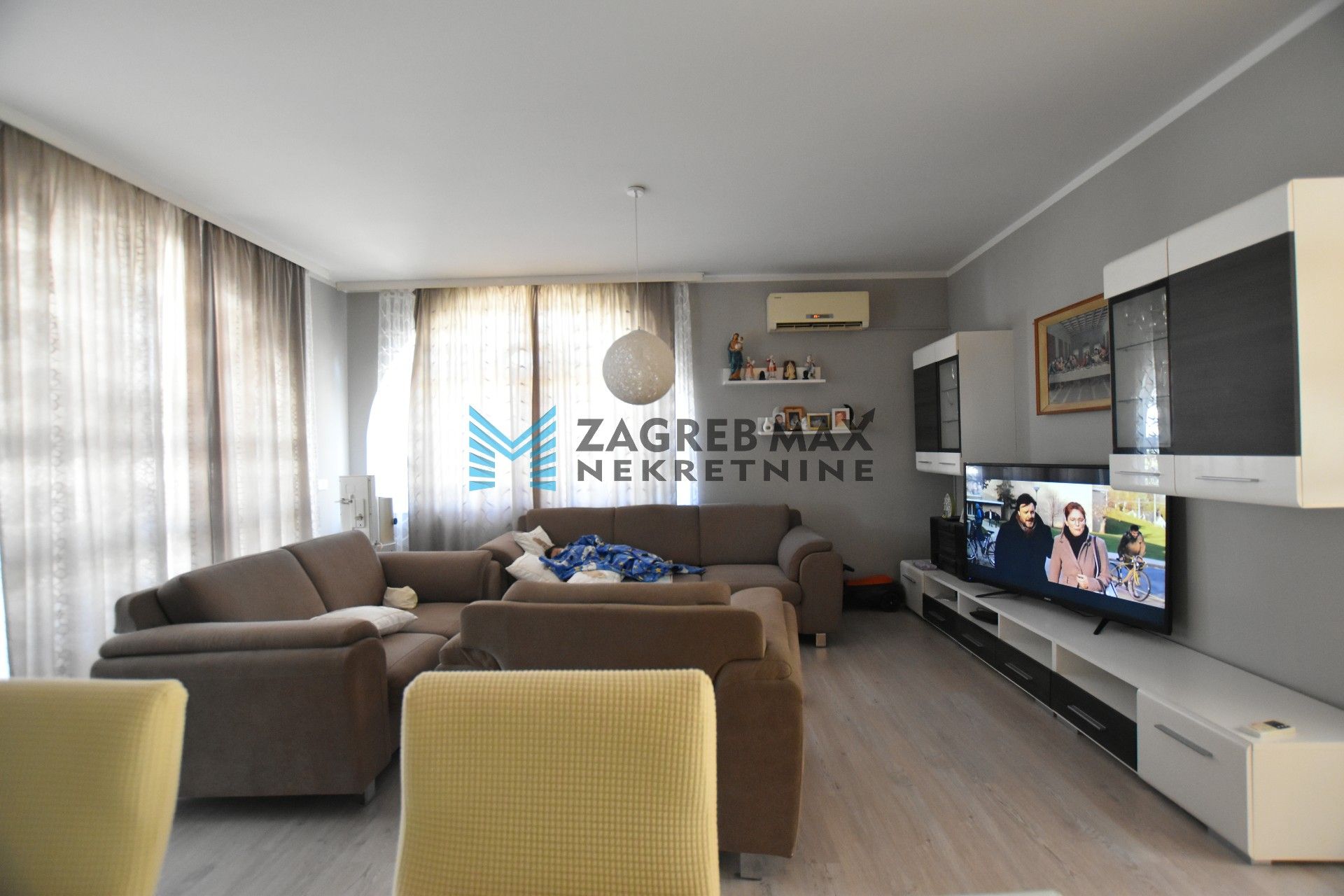 Zagreb - BRODARICA Moderna vila 400 m2, 6 apartmana, zemljište 1191 m2, parking