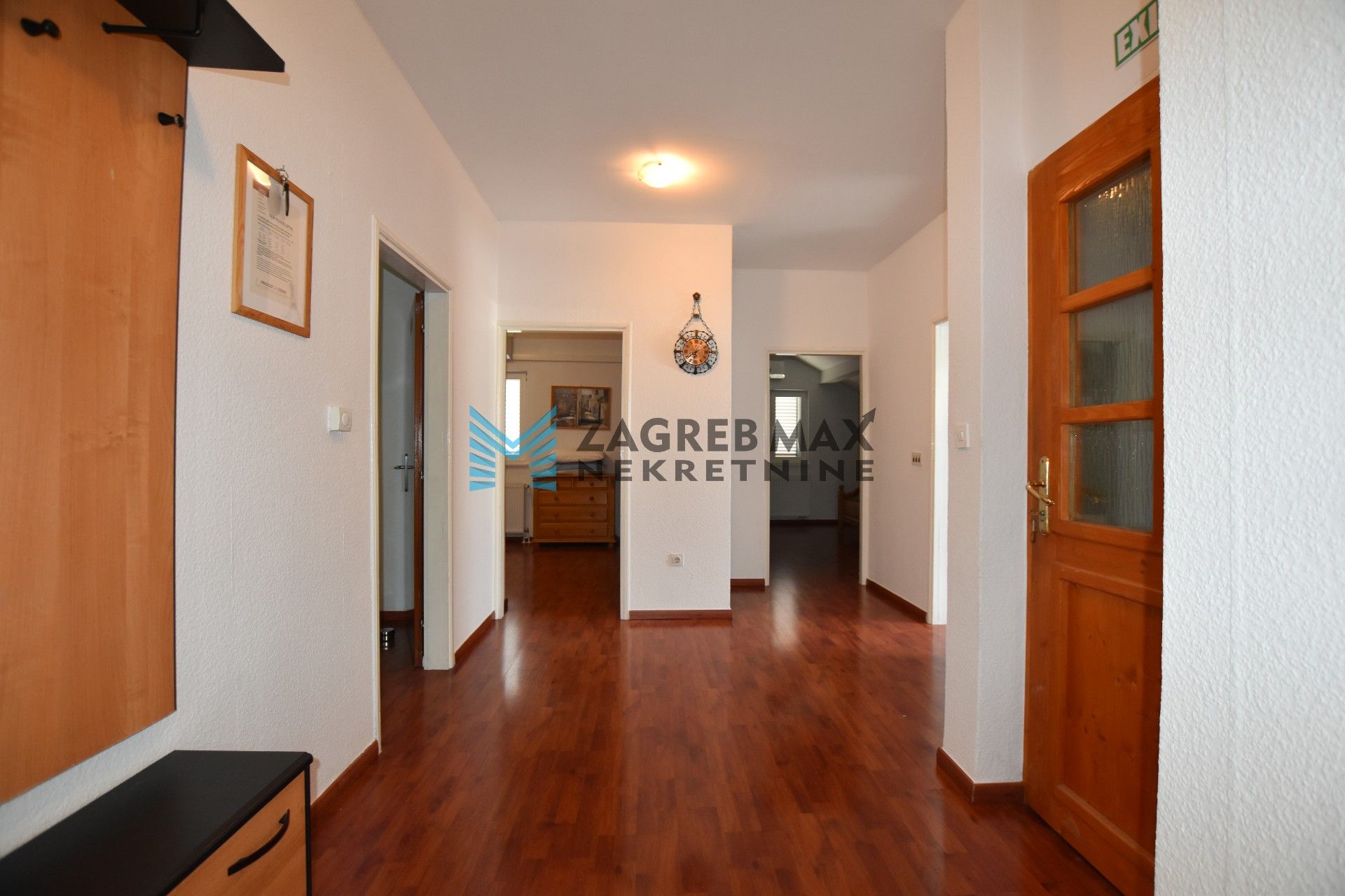 Zagreb - BRODARICA Moderna vila 400 m2, 6 apartmana, zemljište 1191 m2, parking