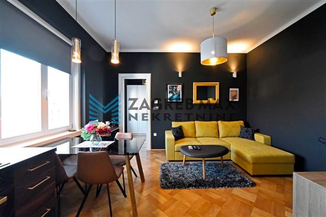 Zagreb - ILICA Strogi centar, luksuzan 2soban stan 52 m2, 4. kat, mirna lokacija, lift, BEZ PROVIZIJE