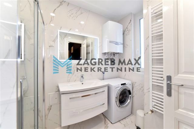 Zagreb - ILICA Strogi centar, luksuzan 2soban stan 52 m2, 4. kat, mirna lokacija, lift, BEZ PROVIZIJE