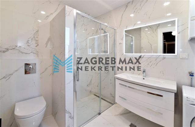 Zagreb - ILICA Strogi centar, luksuzan 2soban stan 52 m2, 4. kat, mirna lokacija, lift, BEZ PROVIZIJE