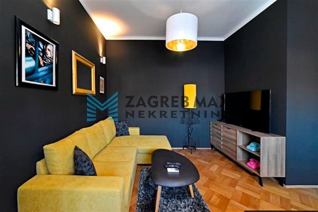 Zagreb - ILICA Strogi centar, luksuzan 2soban stan 52 m2, 4. kat, mirna lokacija, lift, BEZ PROVIZIJE