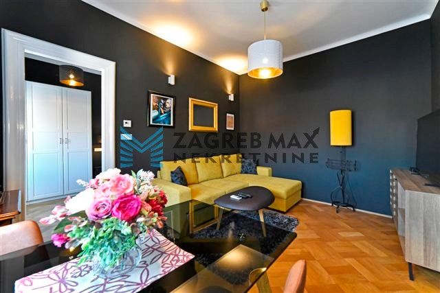 Zagreb - ILICA Strogi centar, luksuzan 2soban stan 52 m2, 4. kat, mirna lokacija, lift, BEZ PROVIZIJE