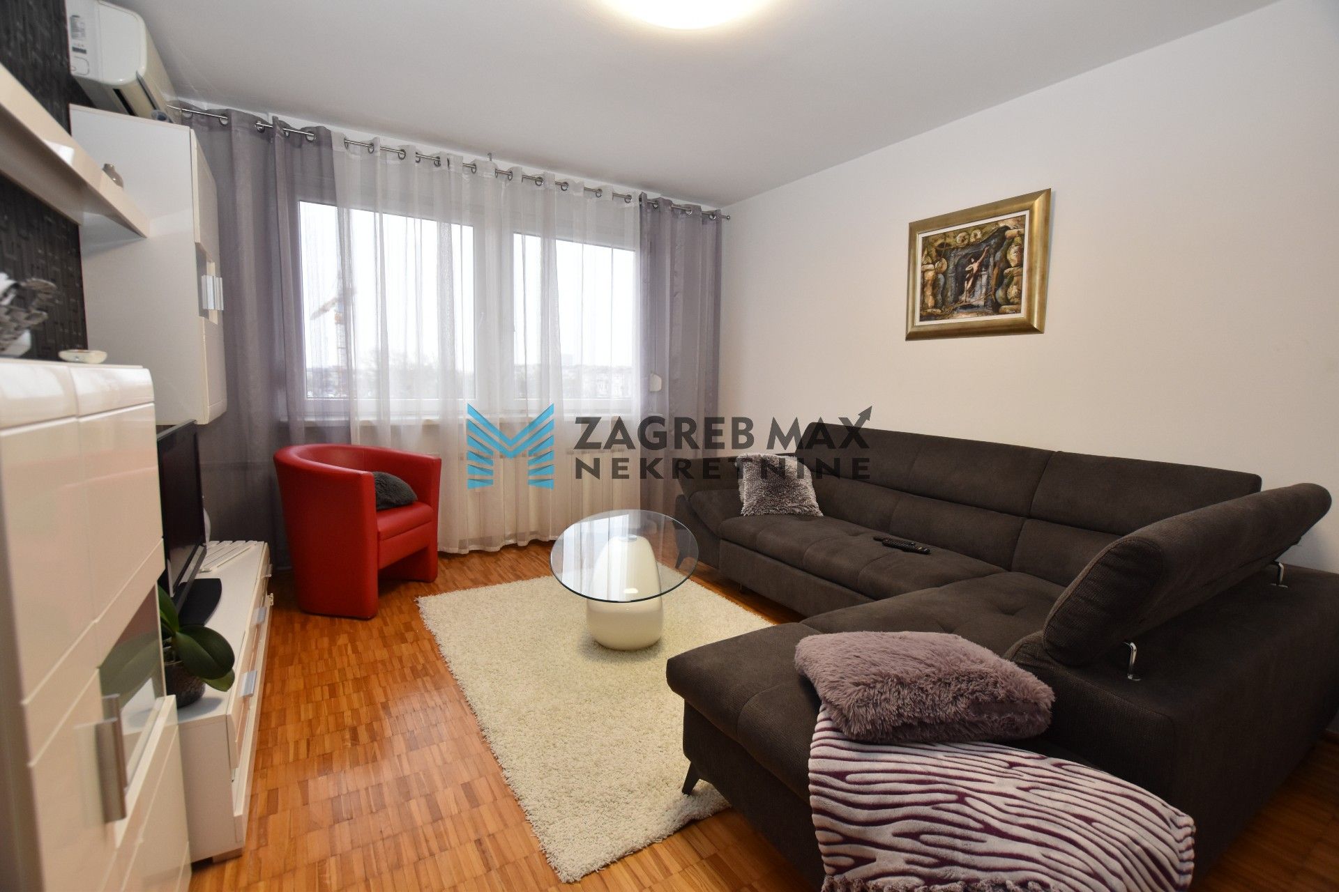 Zagreb - ŠPANSKO Komforan 2soban stan 45 m2, 4. kat, odlična lokacija, spremište