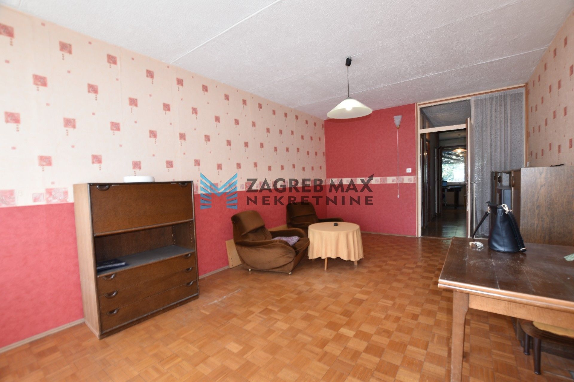 Zagreb - ZAPRUĐE Prostran 2soban stan 55 m2, 3. kat, odlična lokacija, lift