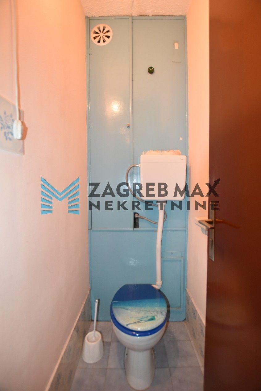 Zagreb - ZAPRUĐE Prostran 2soban stan 55 m2, 3. kat, odlična lokacija, lift