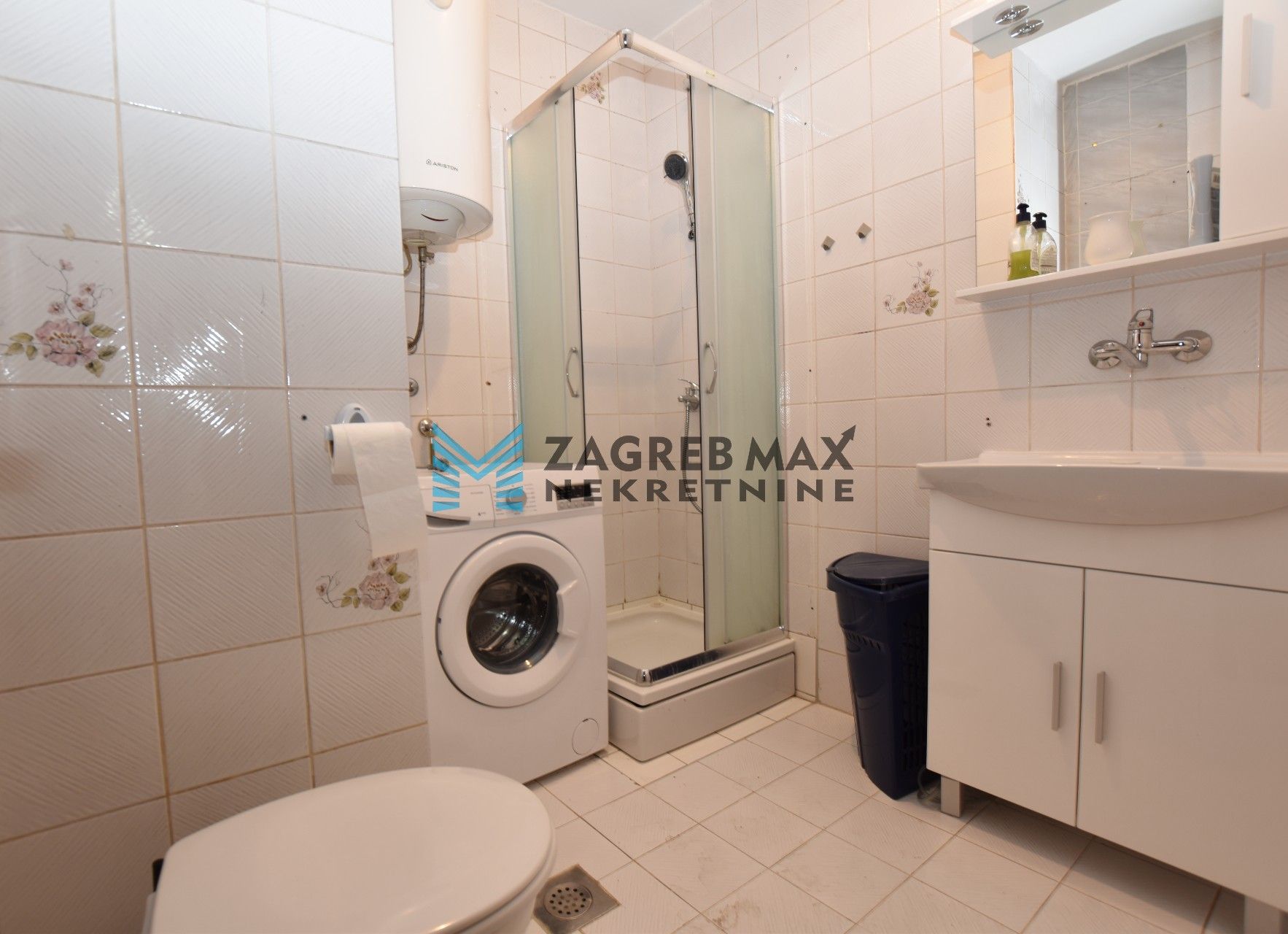 Zagreb - SREDNJACI Ugodan 2soban stan 36 m2, 1. kat, mirno okruženje, balkon