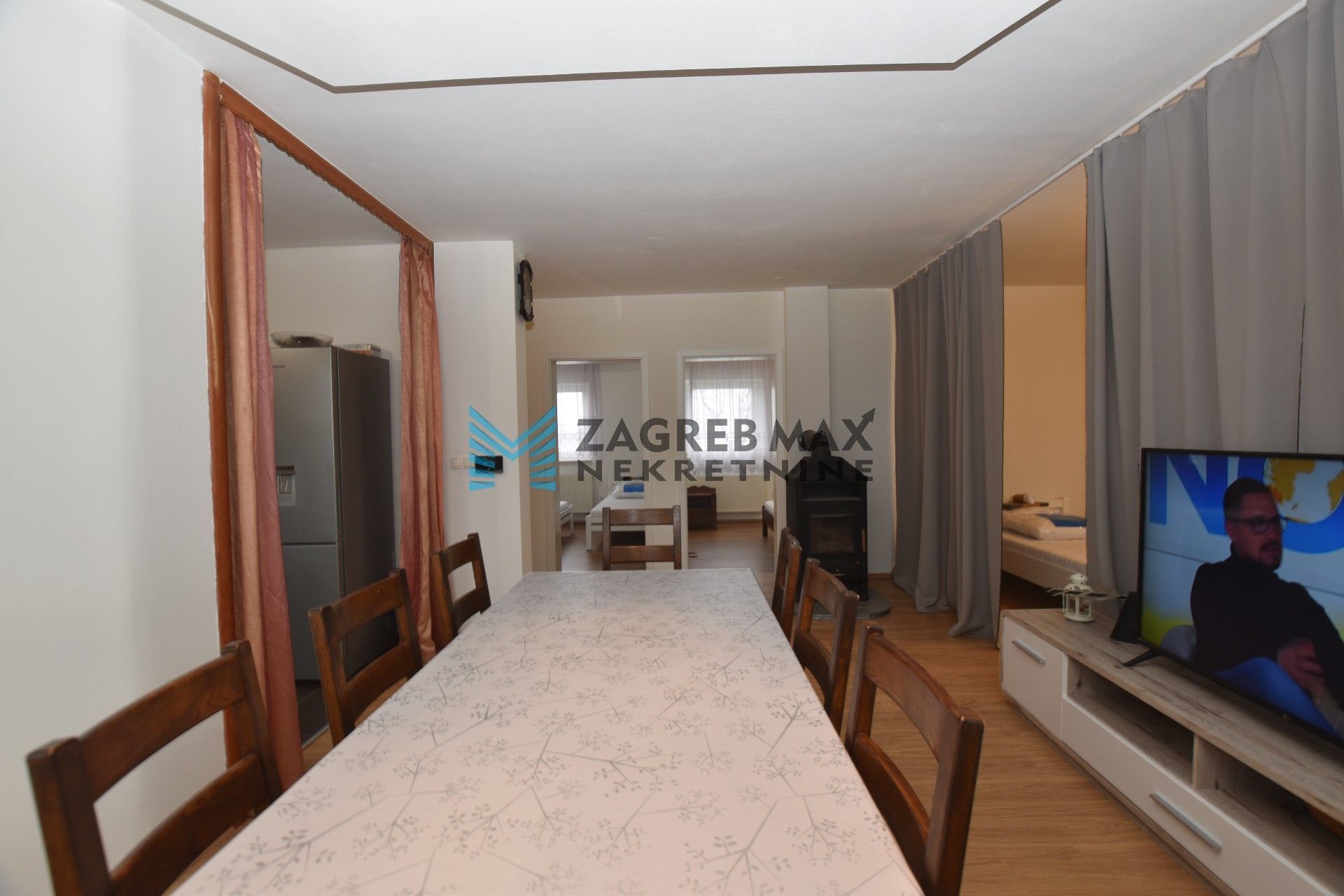 Zagreb - NAJAM - RUGVICA Ugodan 4soban stan 110 m2 za 11 radnika, mirno okruženje, novogradnja, terasa,