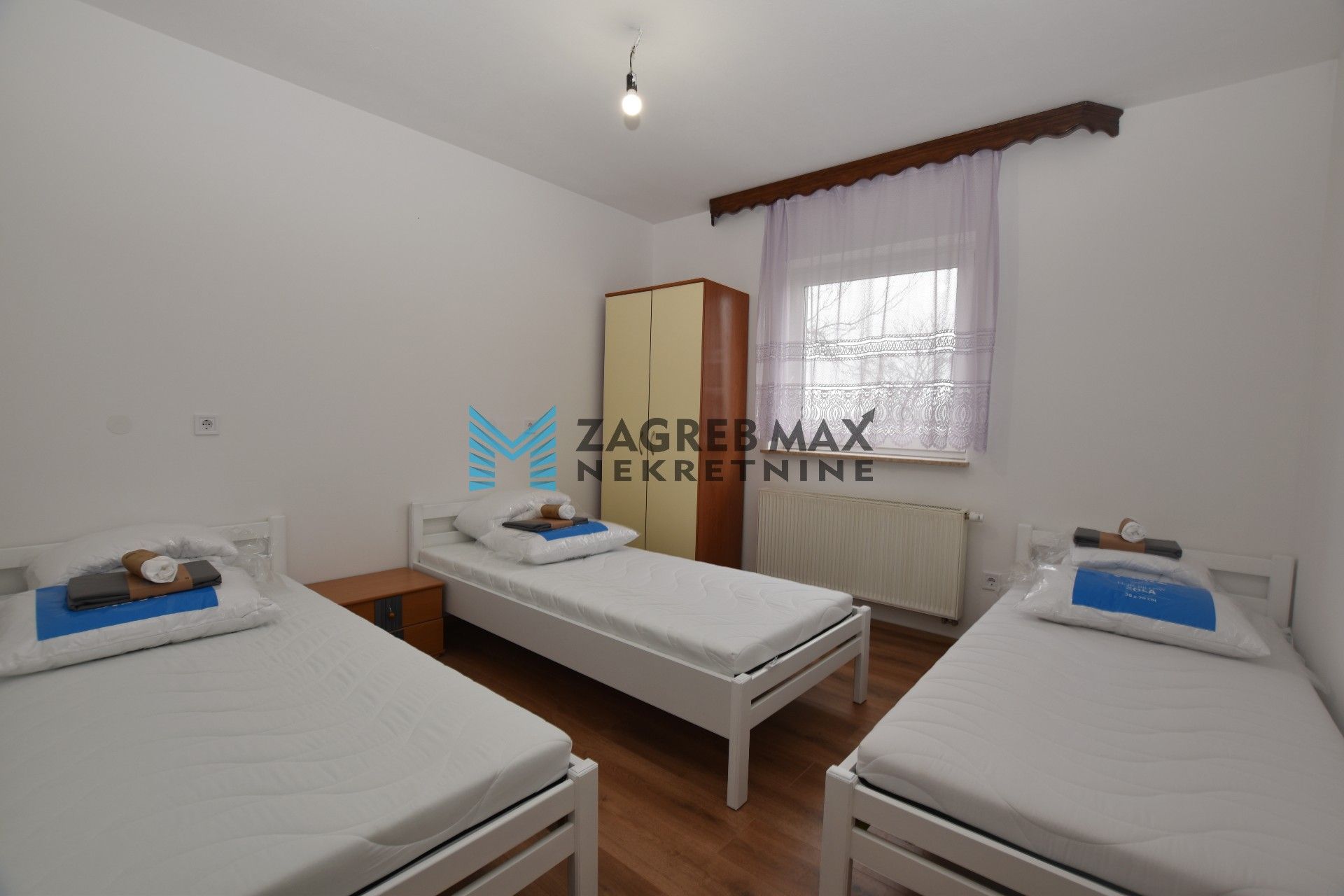 Zagreb - NAJAM - RUGVICA Ugodan 4soban stan 110 m2 za 11 radnika, mirno okruženje, novogradnja, terasa,