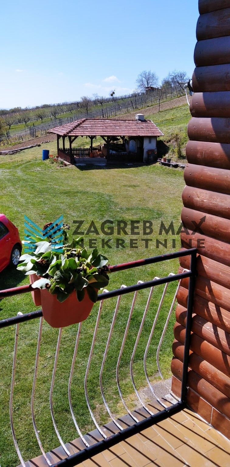 Zagreb - BUDINŠČINA Obiteljska kuća 100 m2, okućnica 6090 m2 sve građevinsko, mirno okruženje, BEZ PROVIZIJE