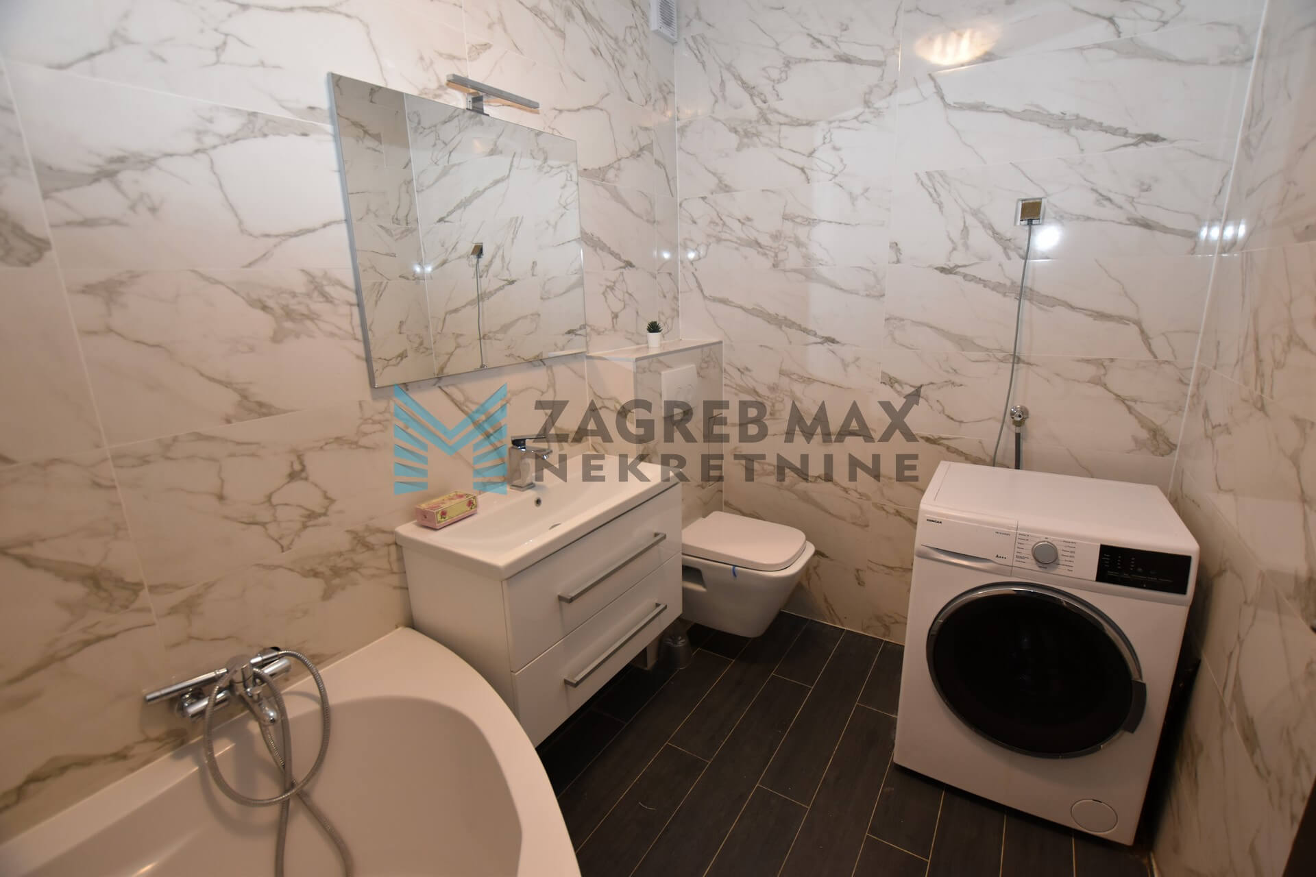 Zagreb - Siget - moderan dvoetažan stan