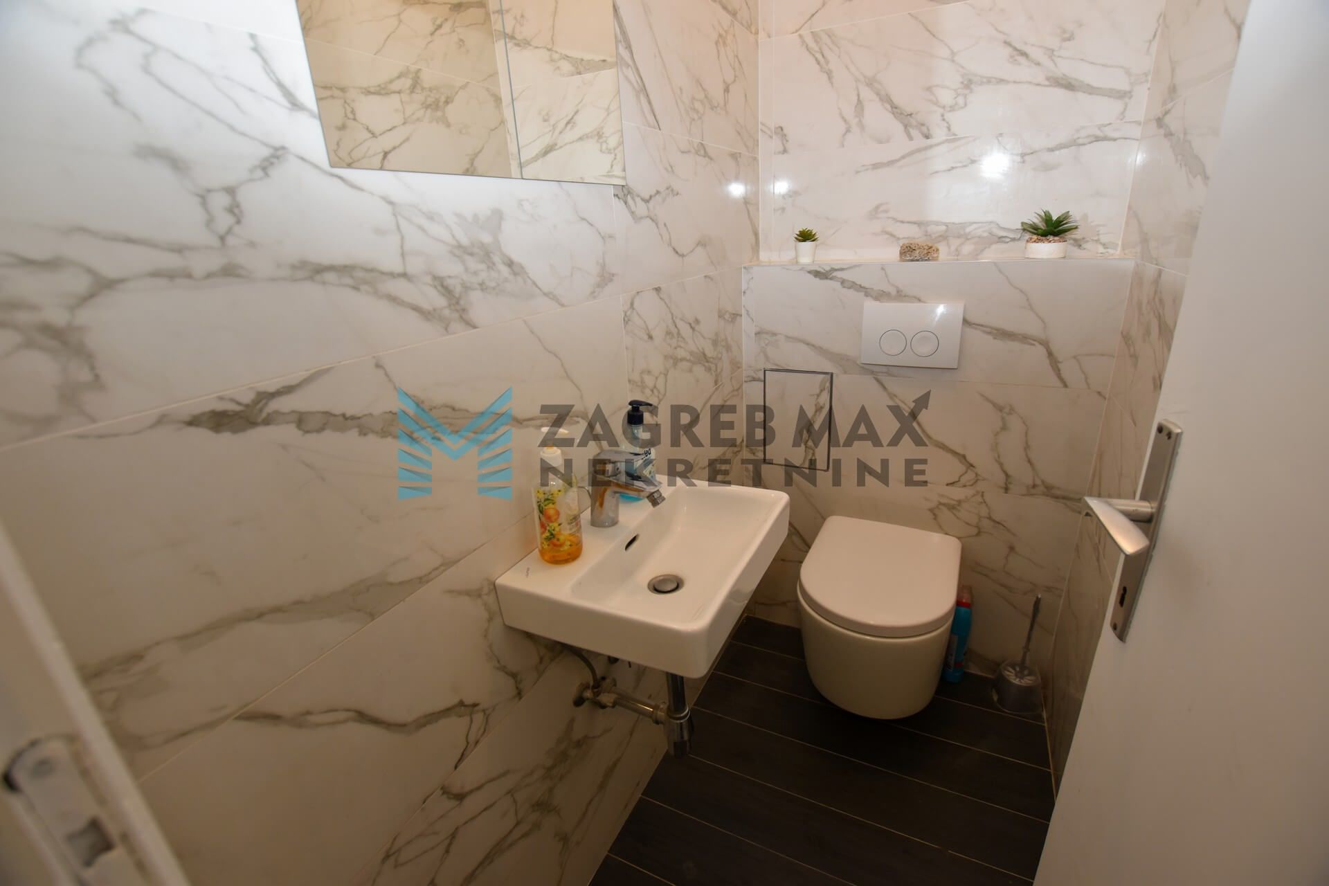 Zagreb - Siget - moderan dvoetažan stan