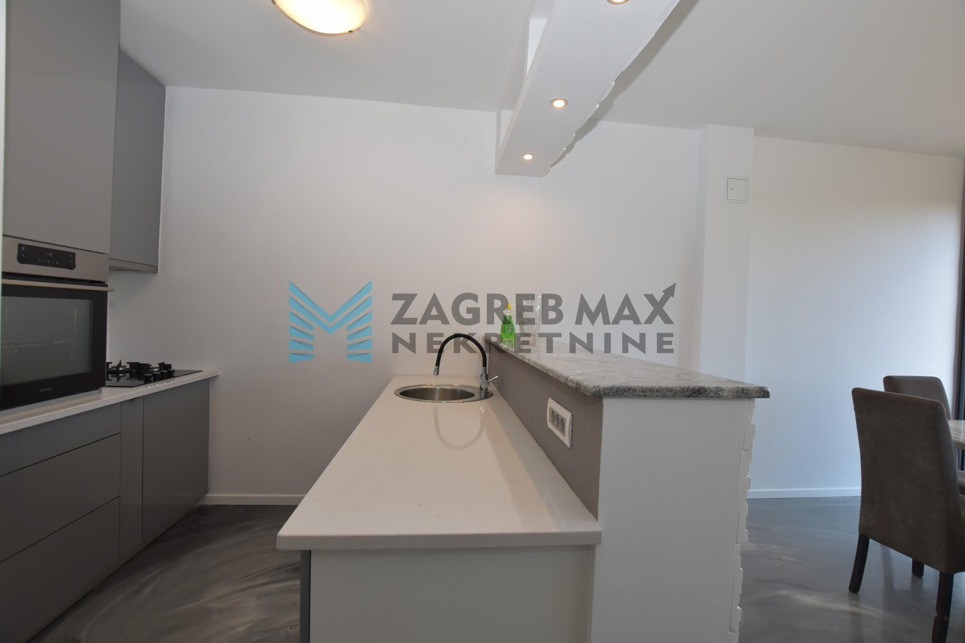 Zagreb - Siget - moderan dvoetažan stan