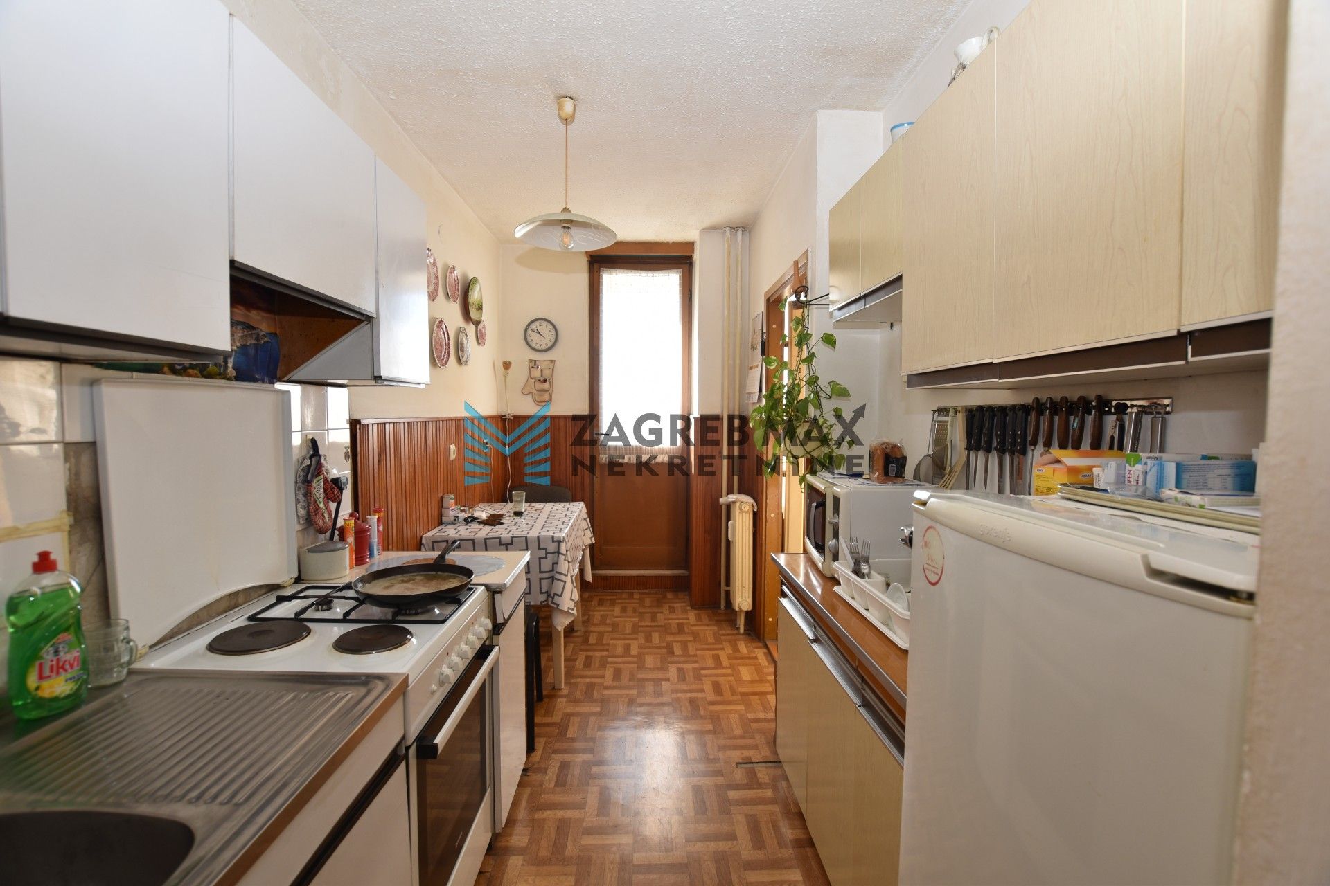 Zagreb - SREDNJACI Prostran 3soban stan 76 m2, 4. kat, lift, odlična lokacija, 2 loggie, spremište