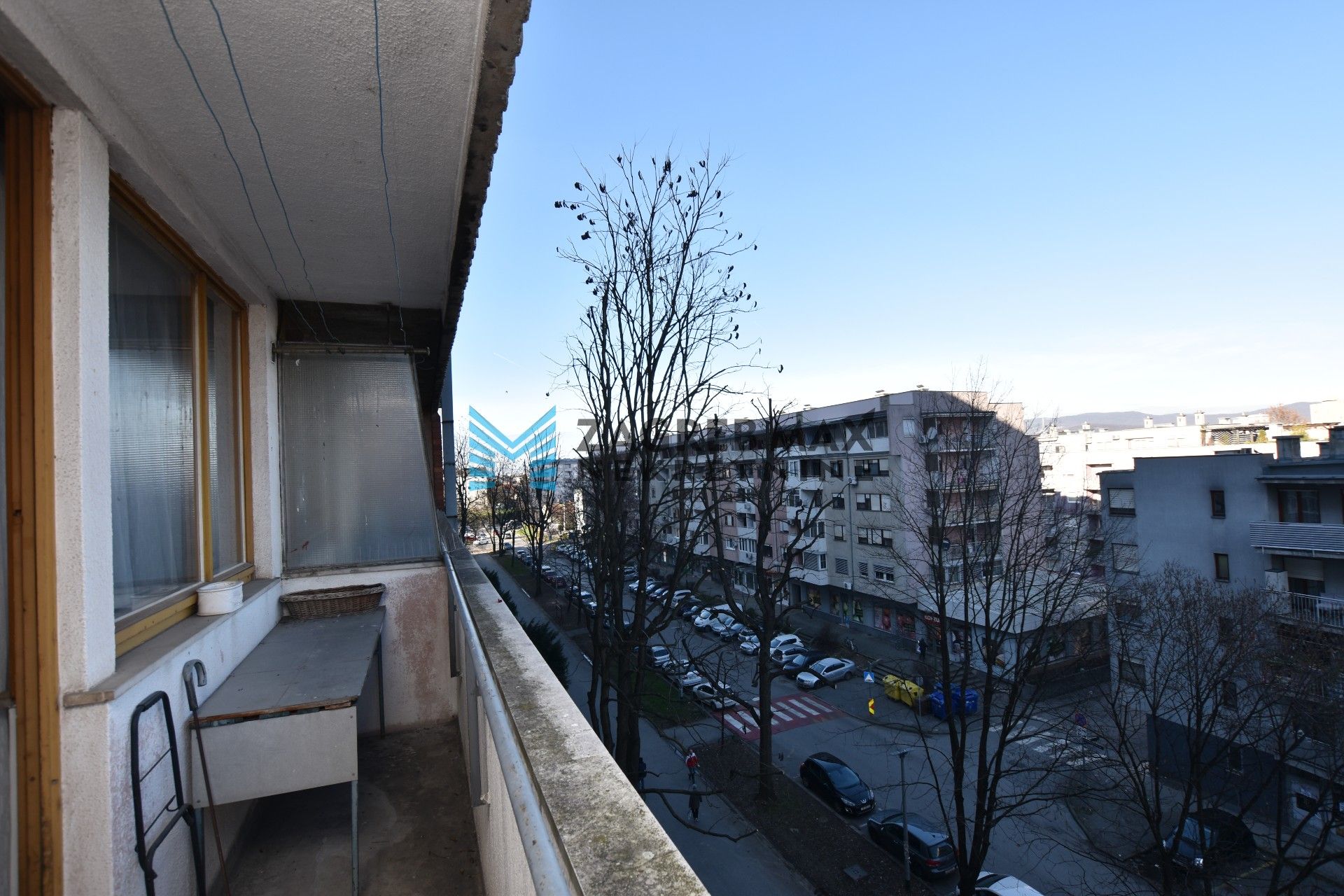 Zagreb - SREDNJACI Prostran 3soban stan 76 m2, 4. kat, lift, odlična lokacija, 2 loggie, spremište