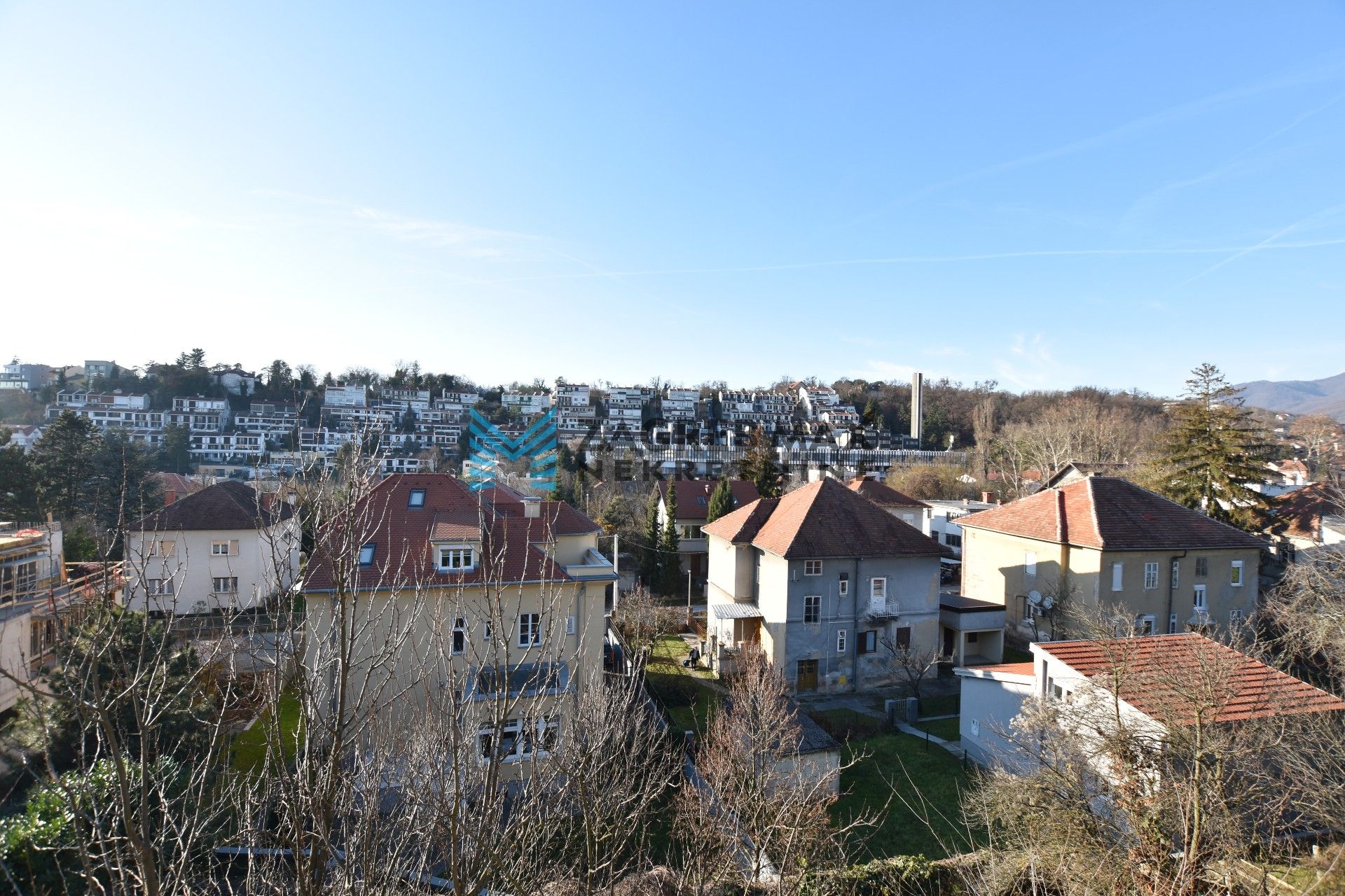 Zagreb - GUPČEVA ZVIJEZDA Obiteljska kuća 480 m2, 3 odvojena stana, zemljište 720 m2, odlična lokacija