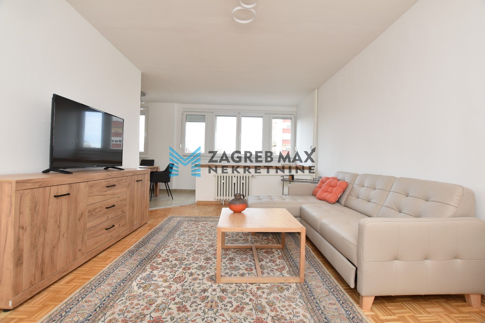 Zagreb - SOPOT Moderan novouređen 2soban stan 60 m2, 3. kat, lift, mirno okruženje, spremište