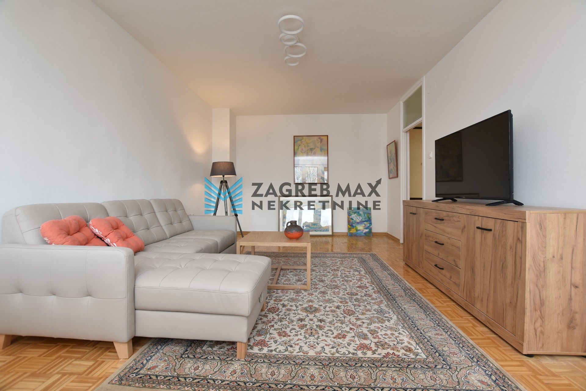 Zagreb - SOPOT Moderan novouređen 2soban stan 60 m2, 3. kat, lift, mirno okruženje, spremište