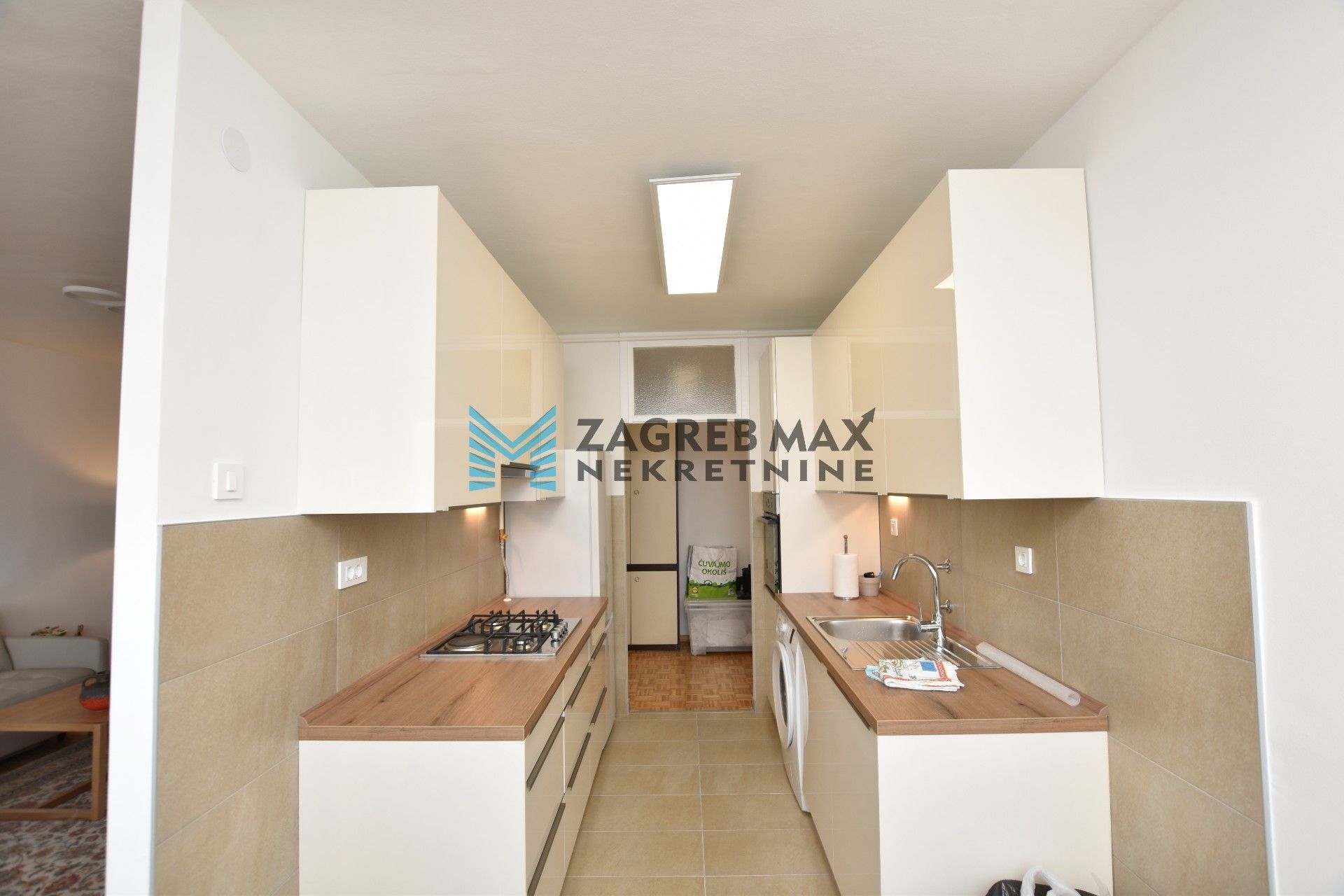 Zagreb - SOPOT Moderan novouređen 2soban stan 60 m2, 3. kat, lift, mirno okruženje, spremište