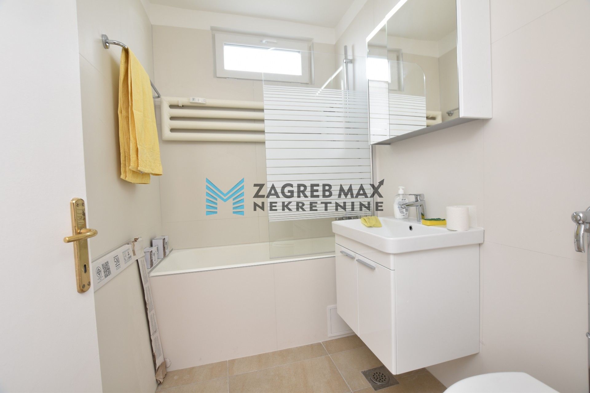 Zagreb - SOPOT Moderan novouređen 2soban stan 60 m2, 3. kat, lift, mirno okruženje, spremište