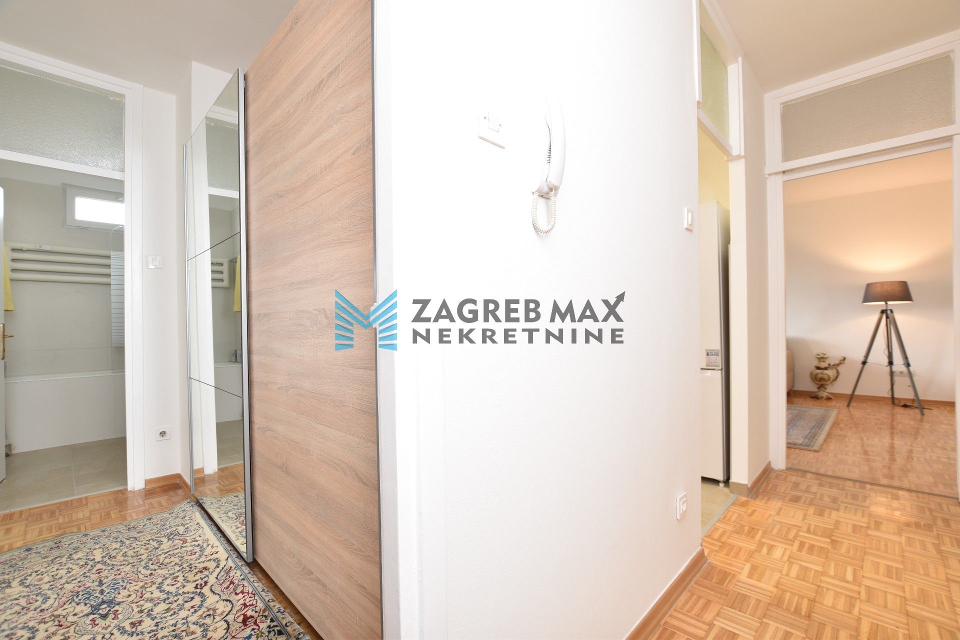 Zagreb - SOPOT Moderan novouređen 2soban stan 60 m2, 3. kat, lift, mirno okruženje, spremište