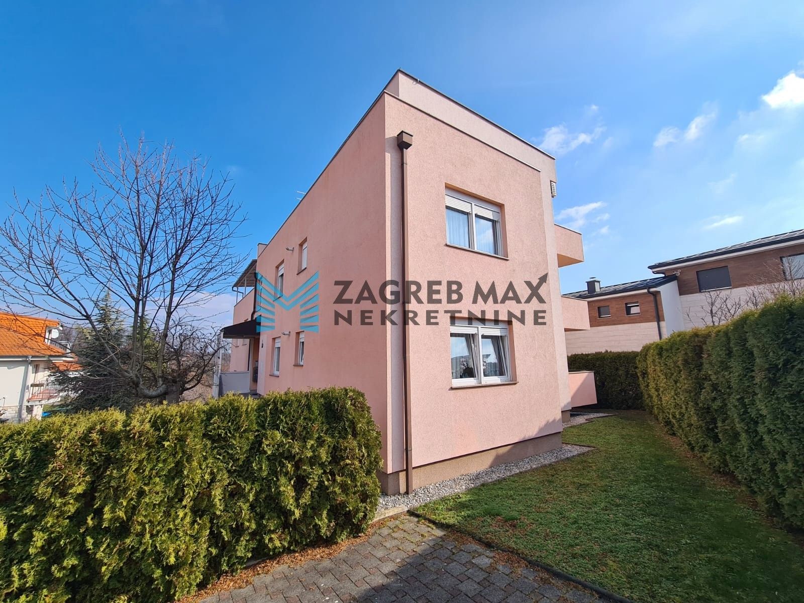 Zagreb - NAJAM MAKSIMIR Gornji Bukovac, prostran 4soban stan 100 m2, 2x parkinga, prizemlje, mirno okruženje