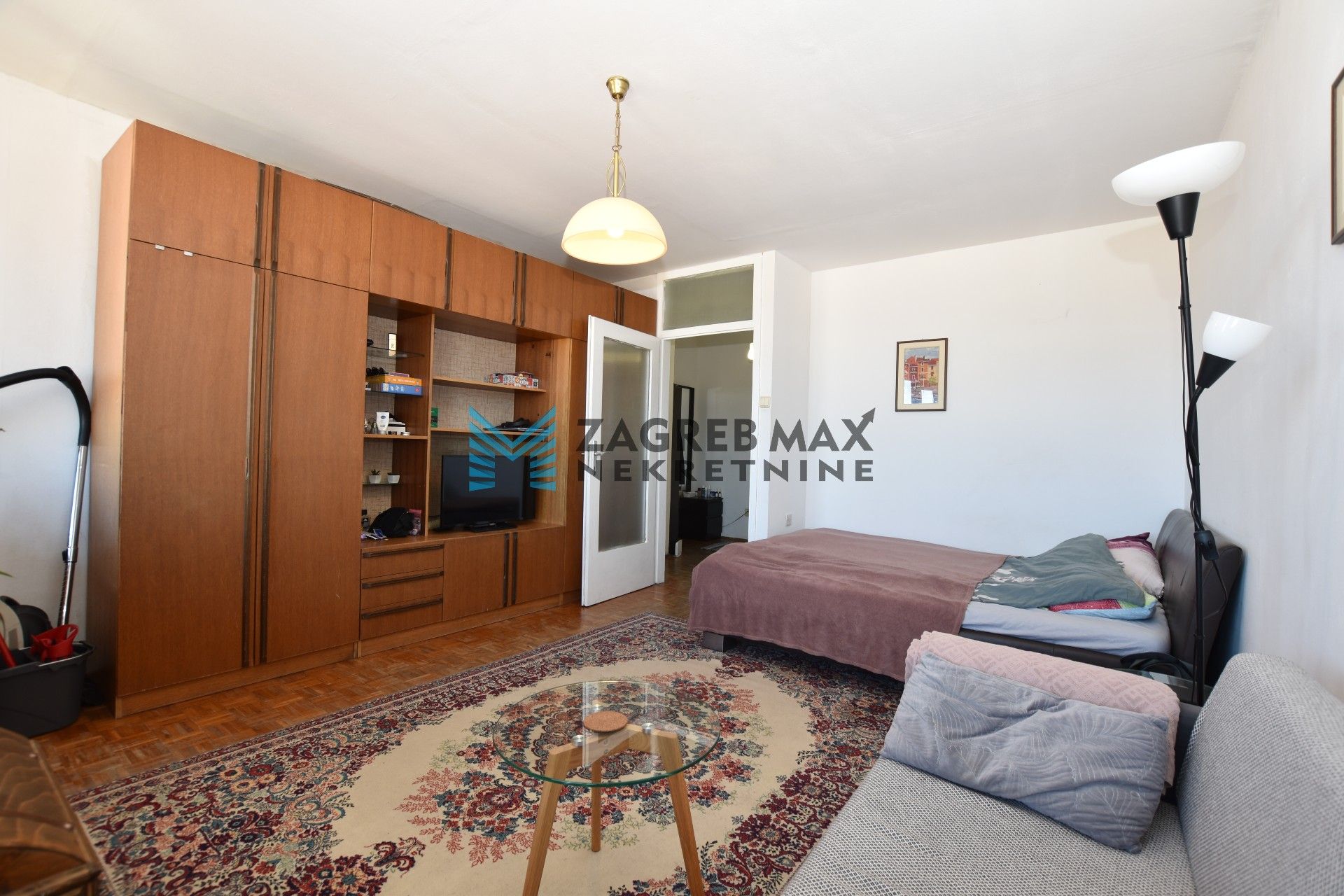 Zagreb - TREŠNJEVKA Ozaljska ulica, funkcionalan 1soban stan 37m2, top lokacija, spremište,