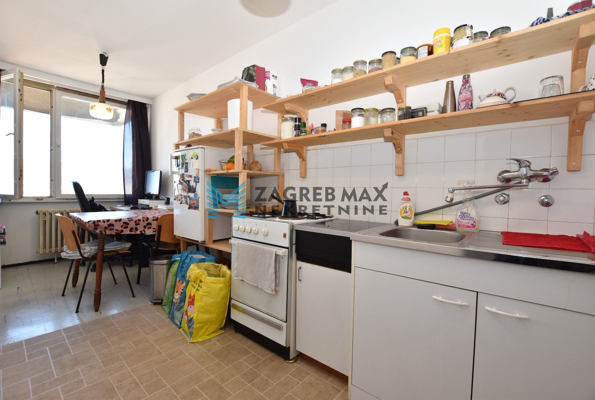 Zagreb - TREŠNJEVKA Ozaljska ulica, funkcionalan 1soban stan 37m2, top lokacija, spremište,