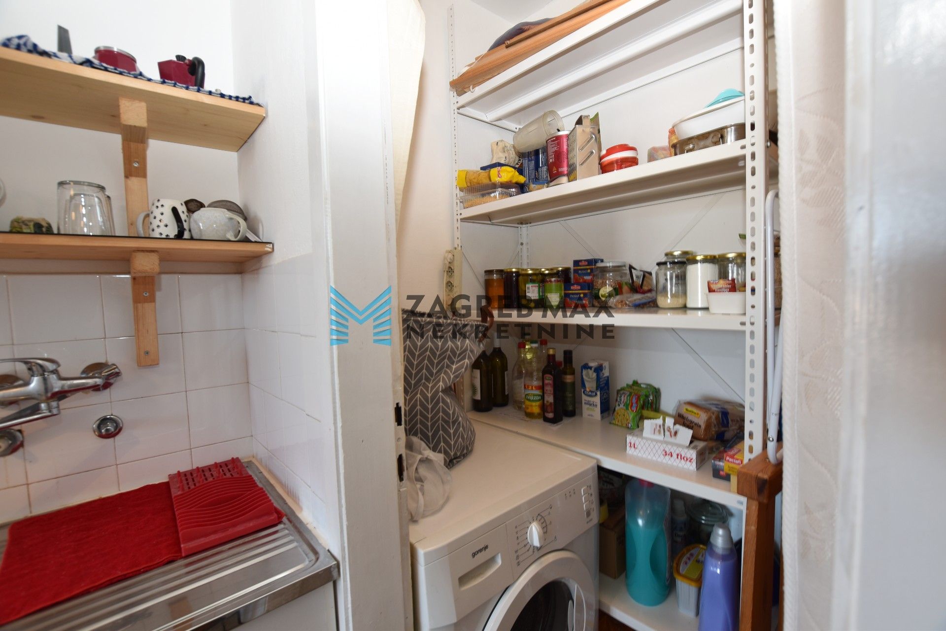 Zagreb - TREŠNJEVKA Ozaljska ulica, funkcionalan 1soban stan 37m2, top lokacija, spremište,