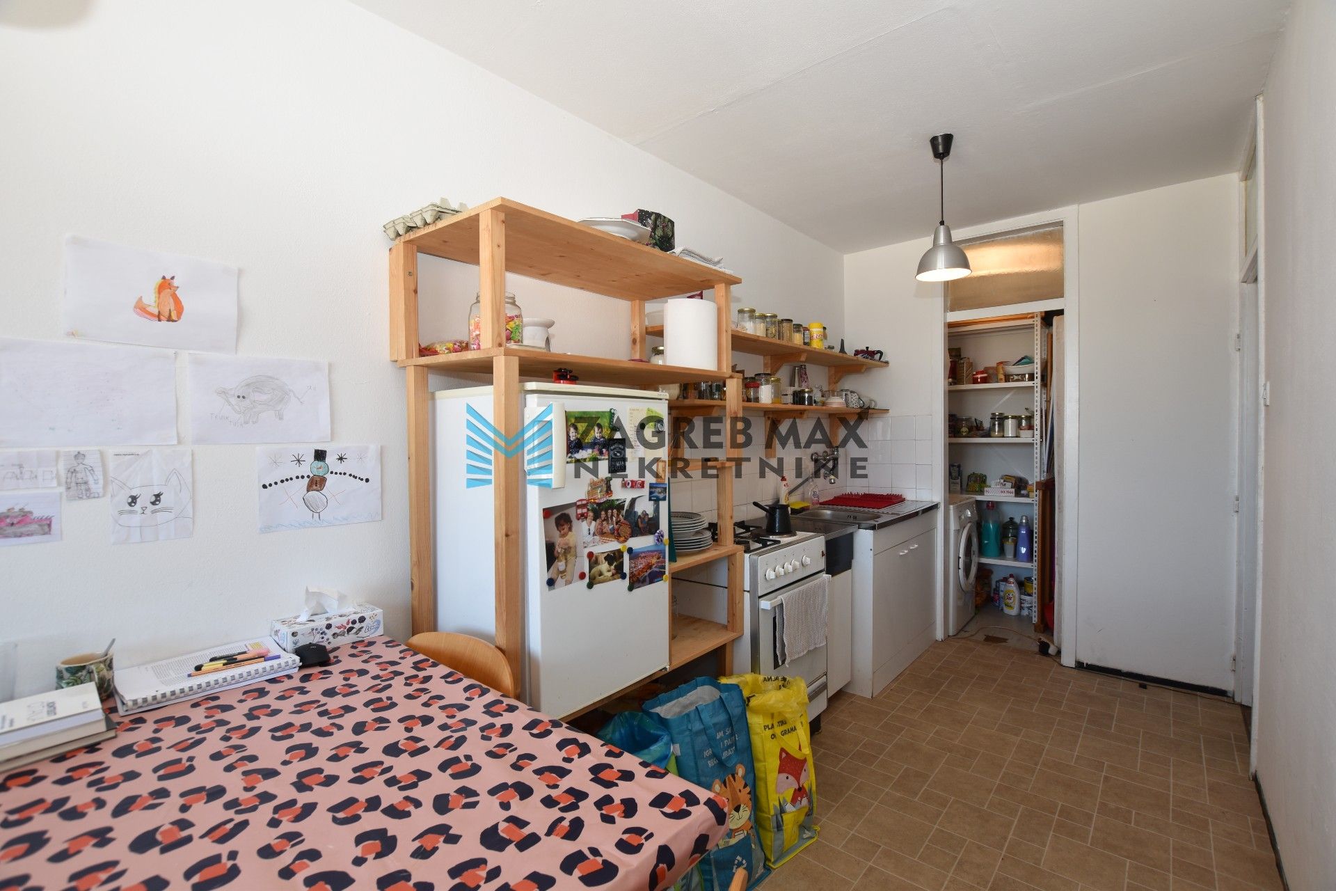 Zagreb - TREŠNJEVKA Ozaljska ulica, funkcionalan 1soban stan 37m2, top lokacija, spremište,