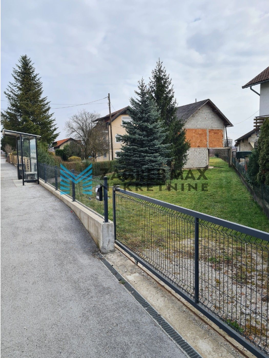 Zagreb - BESTOVJE Građevinsko zemljište od 1050 m2 + 450 m2 zelene površine