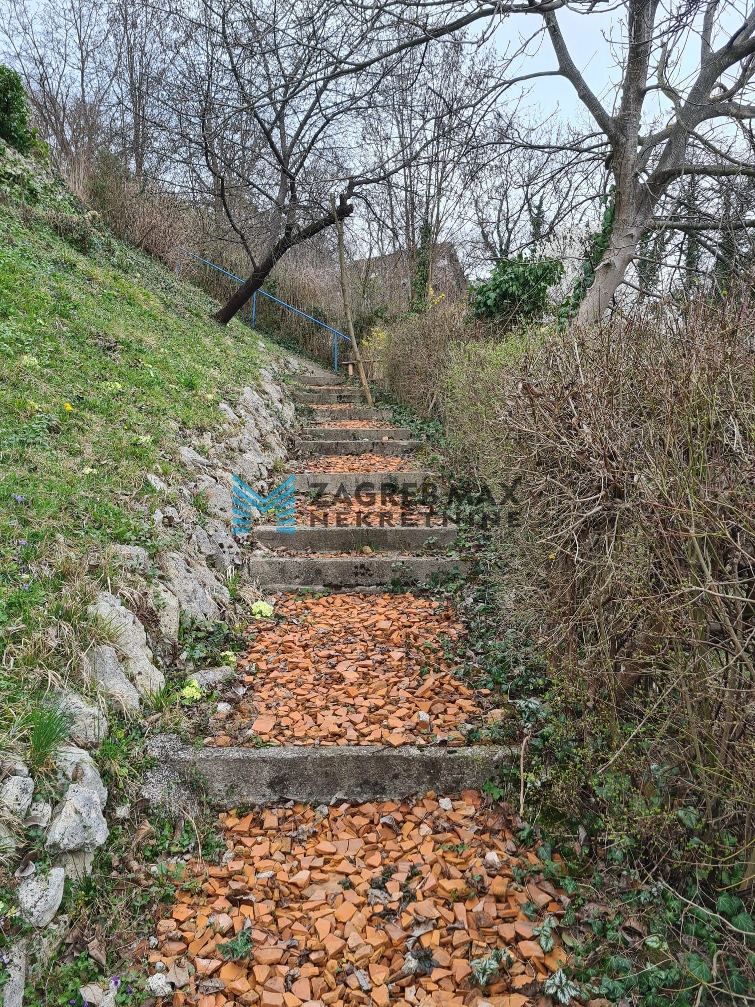 Zagreb - PODSUSED Obiteljska kuća od 75 m2, zemljište 900 m2, mirno okruženje