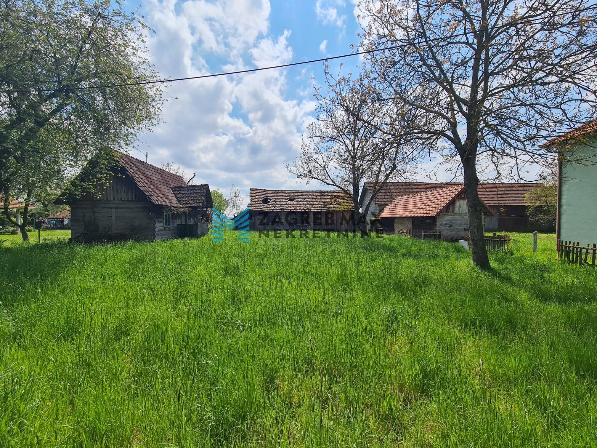 Zagreb - DEMERJE Građevinsko zemljište od 1.358 m2 na mirnoj lokaciji