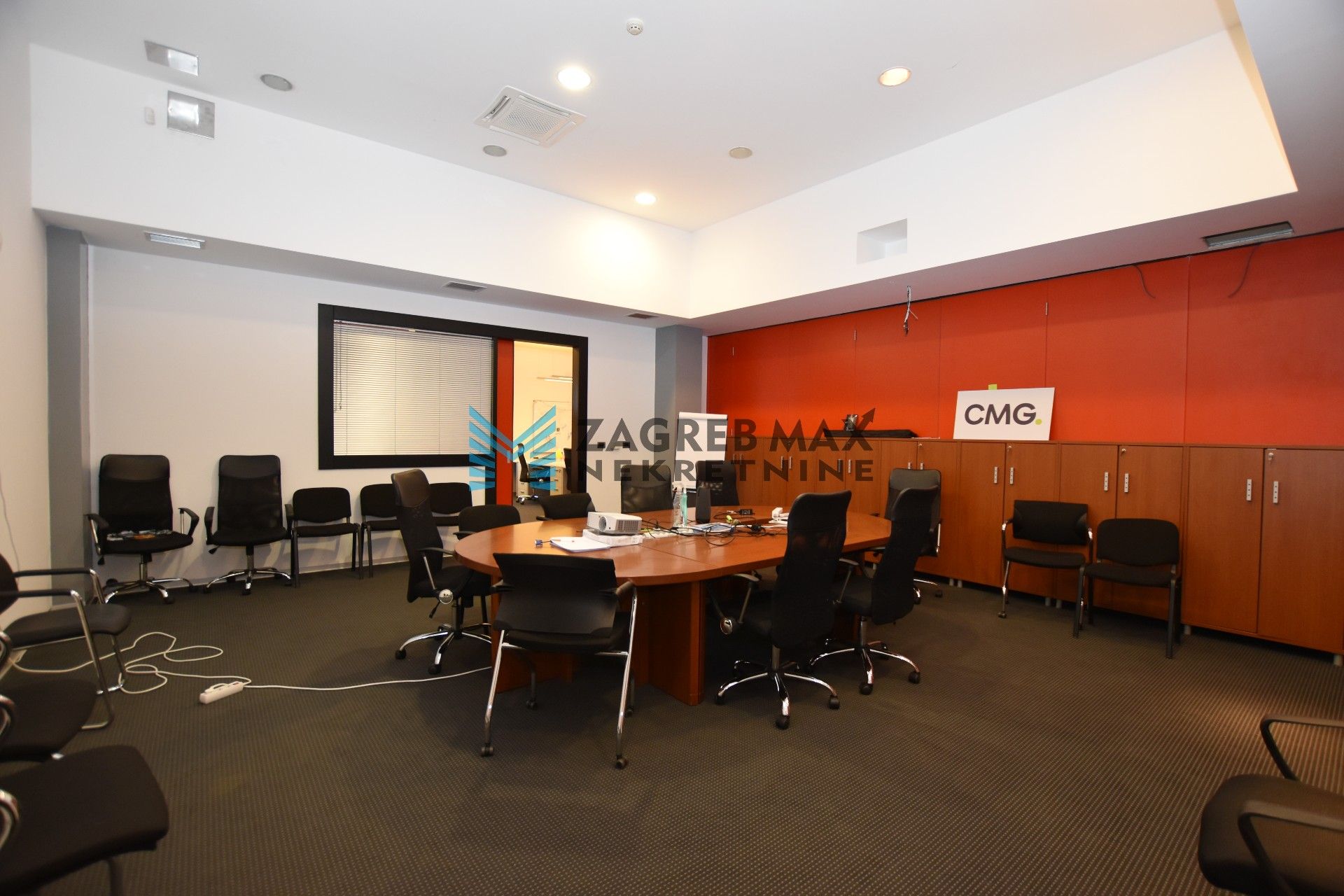 Zagreb - LANIŠTE Moderan uredski prostor od 330 m2, parking 13x, odlična lokacija, BEZ PROVIZIJE