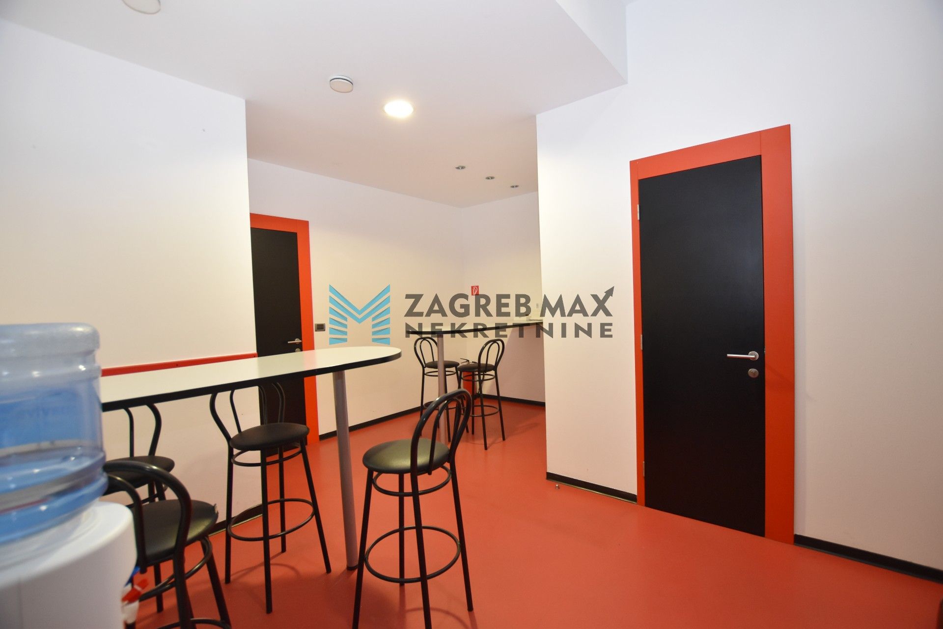 Zagreb - LANIŠTE Moderan uredski prostor od 330 m2, parking 13x, odlična lokacija, BEZ PROVIZIJE