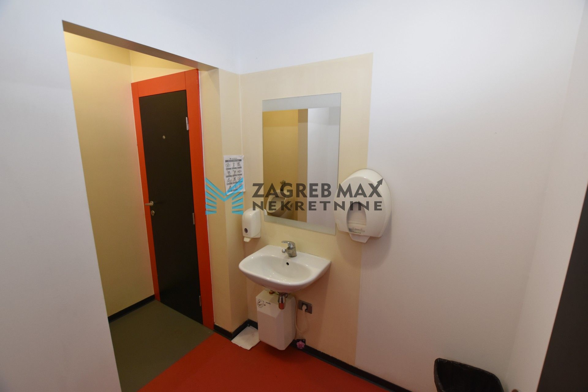 Zagreb - LANIŠTE Moderan uredski prostor od 330 m2, parking 13x, odlična lokacija, BEZ PROVIZIJE