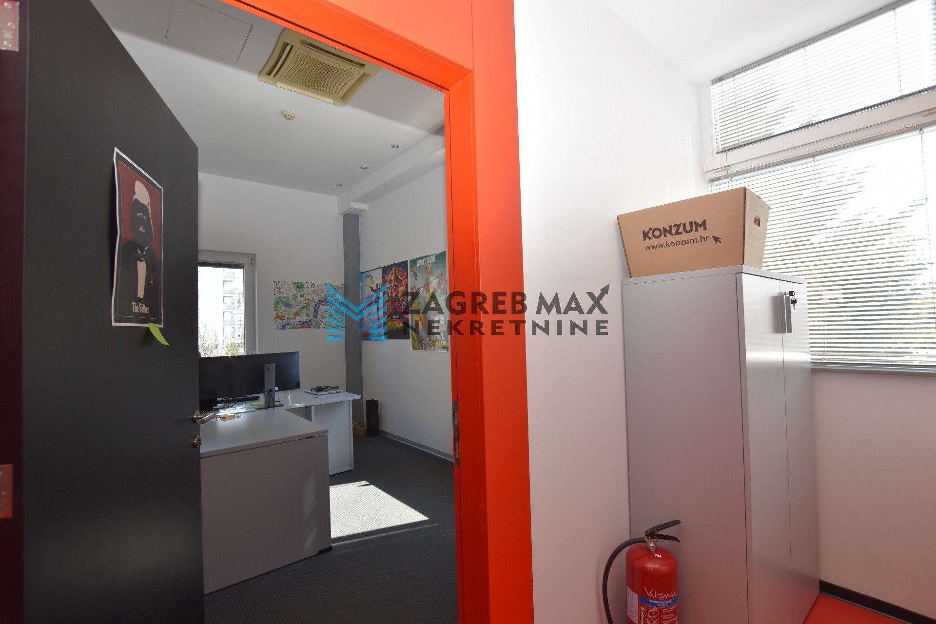 Zagreb - LANIŠTE Moderan uredski prostor od 330 m2, parking 13x, odlična lokacija, BEZ PROVIZIJE