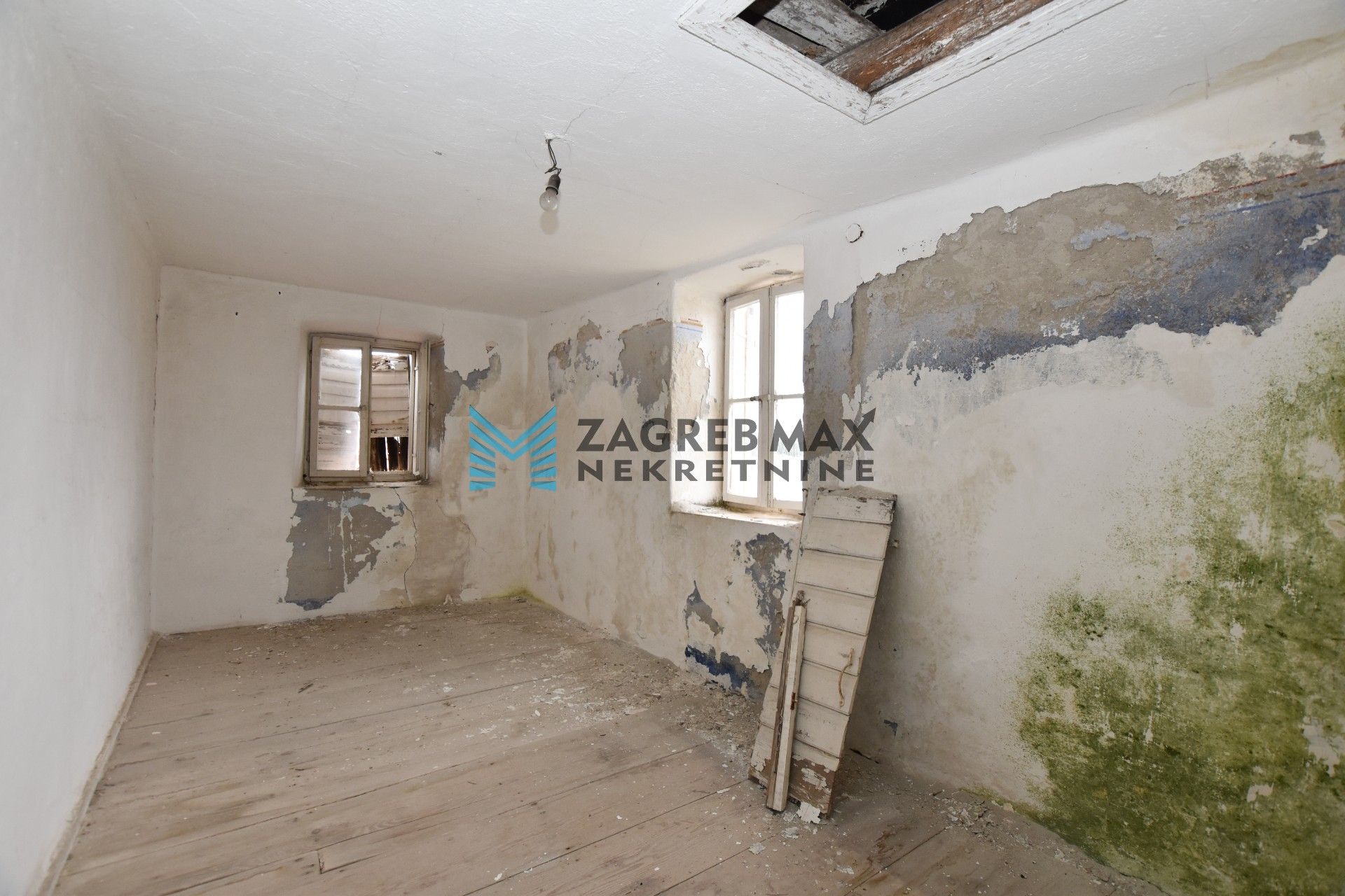 Zagreb - KRAPANJ Stara autohtona kamena kuća za renovaciju od 100 m2, mirno okruženje