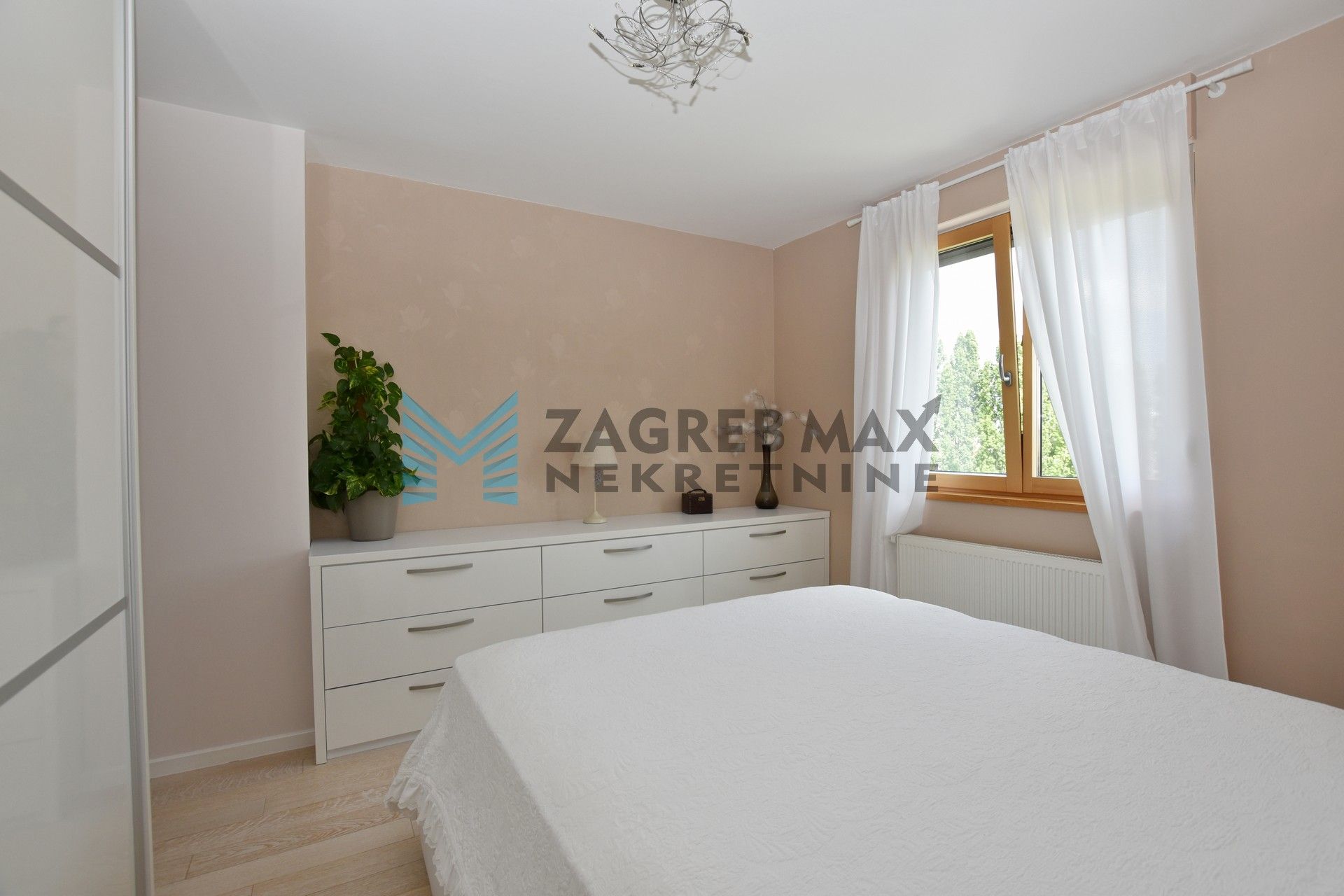 Zagreb - Malešnica - novija gradnja, Mešić Com 2015.god.