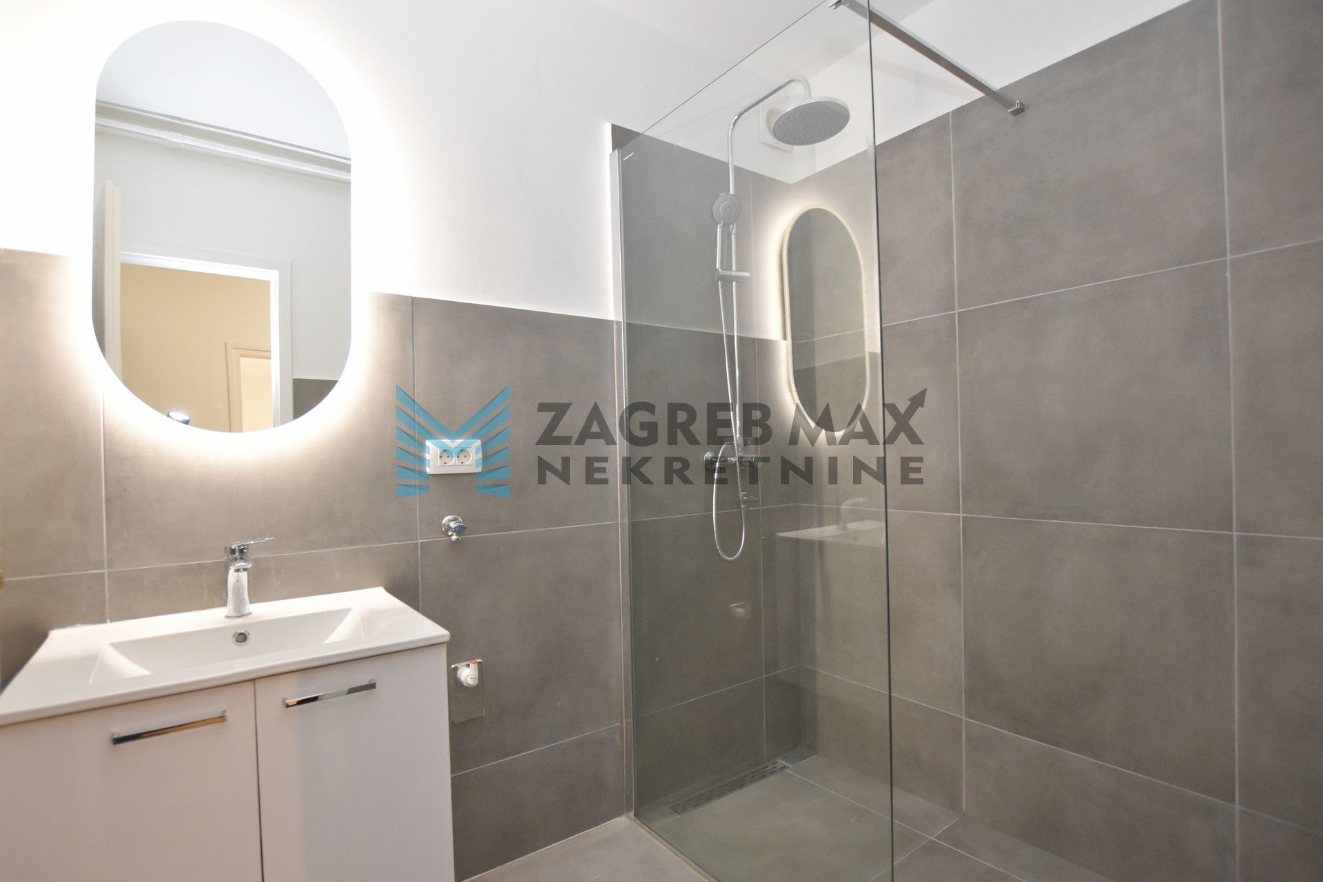 Zagreb - Maksimir - novo uređen, odmah useljiv, odlična lokacija!