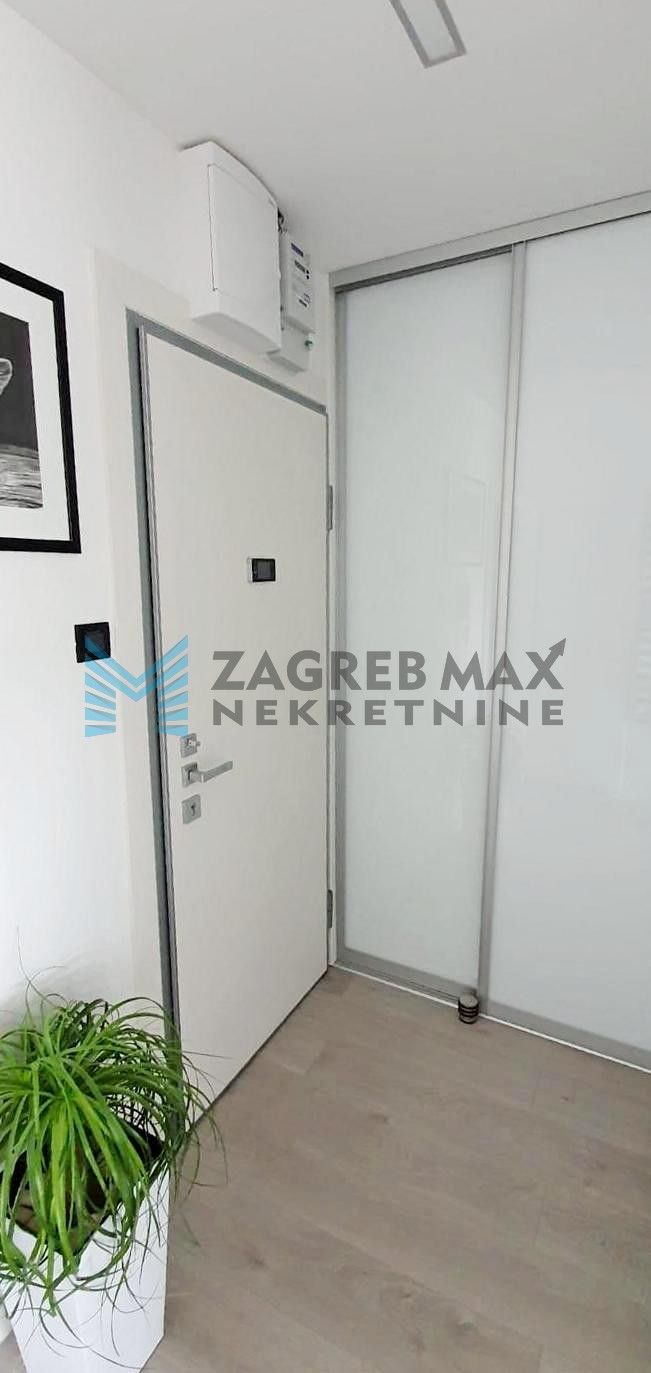 Zagreb - PREČKO - moderan 2-sobni stan, adaptiran, blizina hotela Antunović