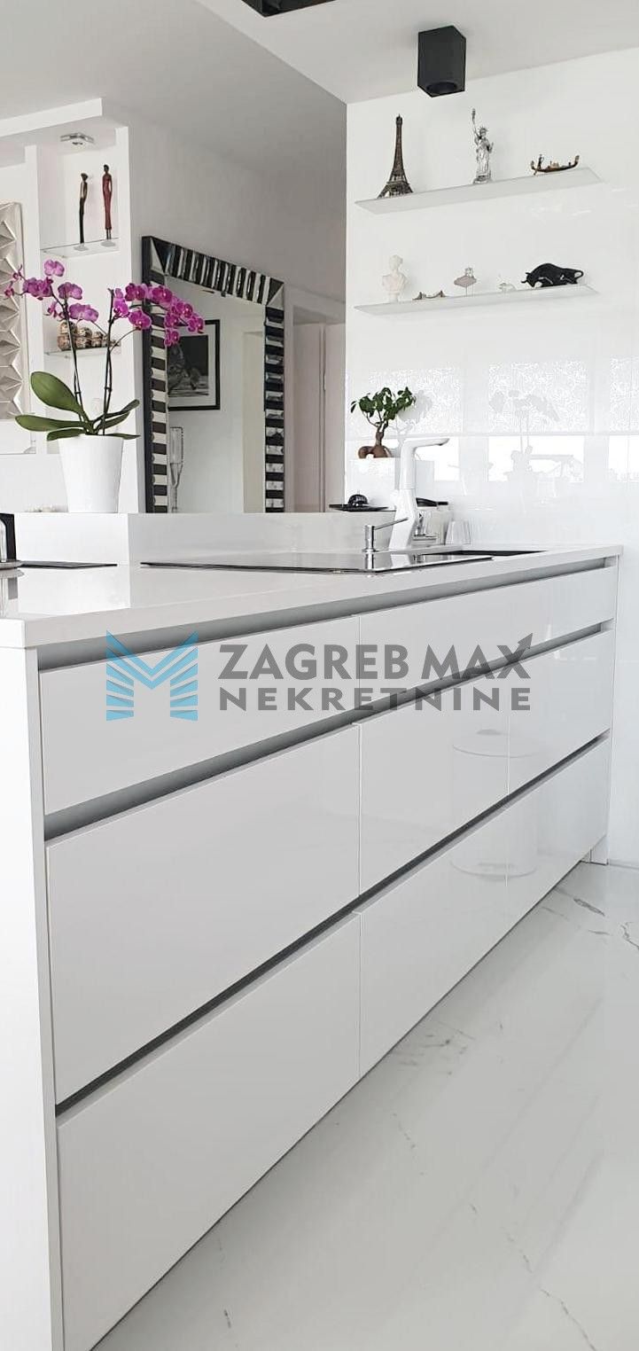 Zagreb - PREČKO - moderan 2-sobni stan, adaptiran, blizina hotela Antunović